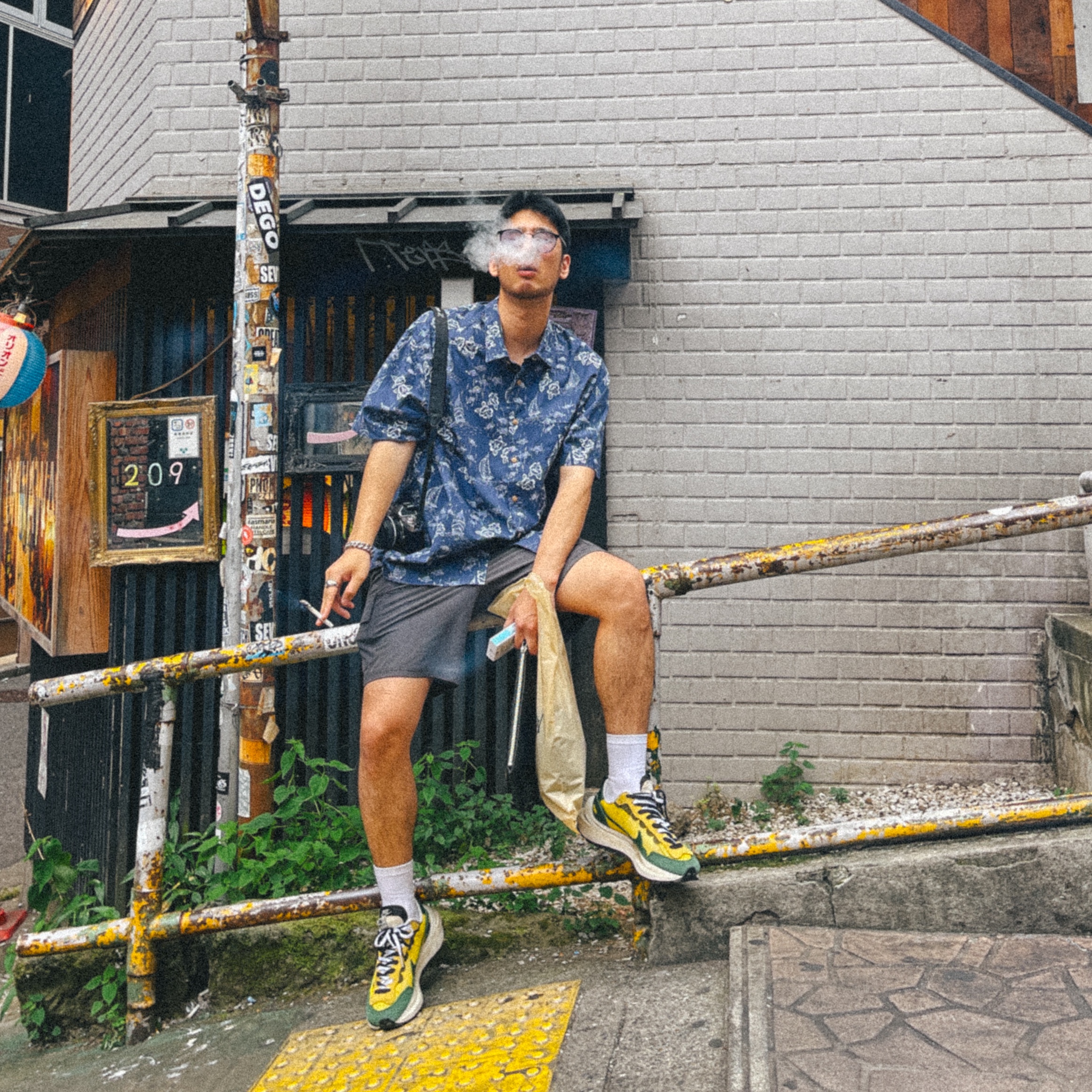 Nike x Sacai VaporWaffle Tour Yellow & Gorge Green Sail 착용 스타일 - 2