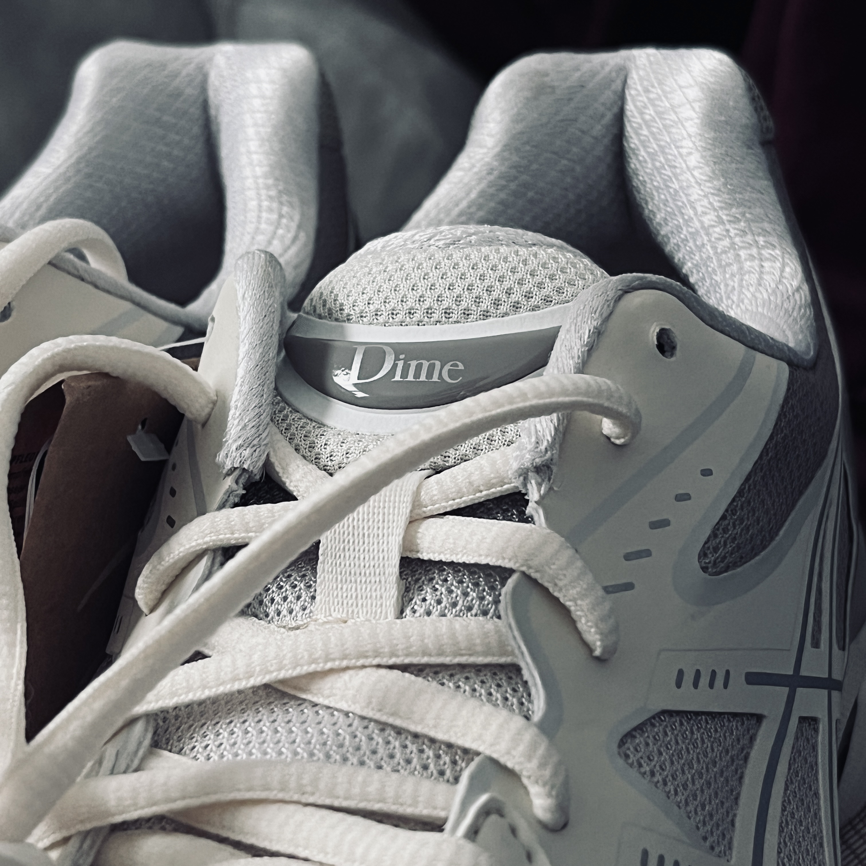 Asics x Dime GT-2160 Arctic Wolf London Fog 착용 스타일
