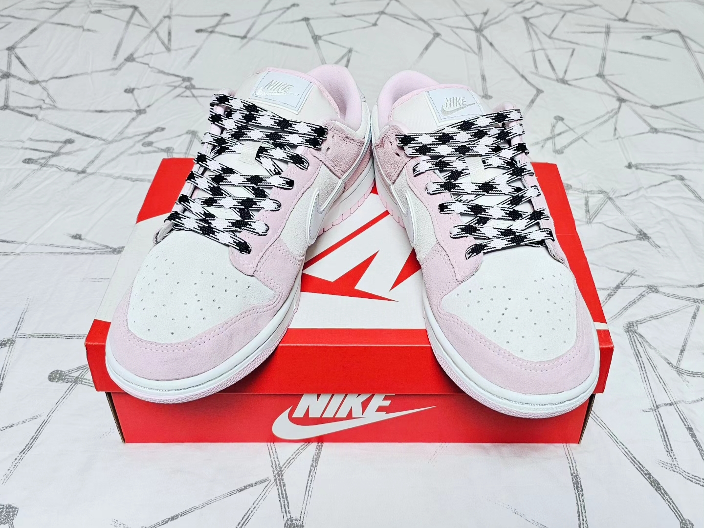 (W) Nike Dunk Low LX Pink Foam 착용 스타일 - 3