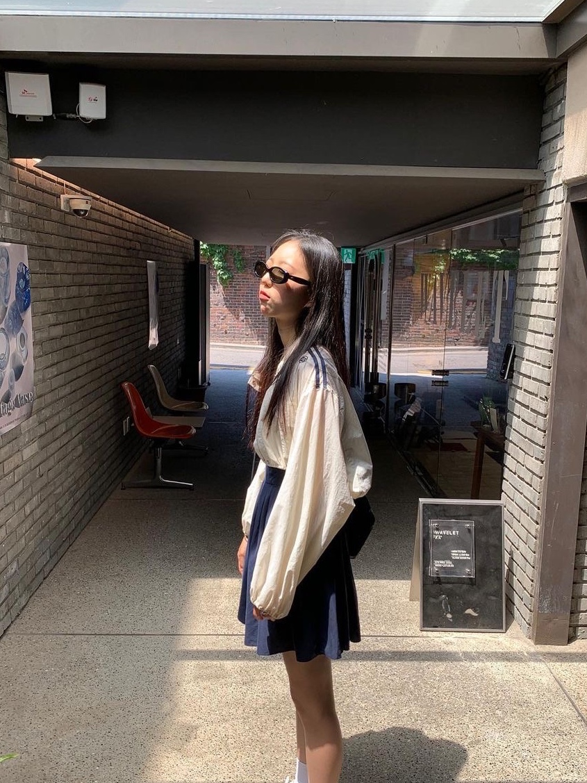 Enor Women Double Stripe String Crop Jacket Cream 착용 스타일 - 2