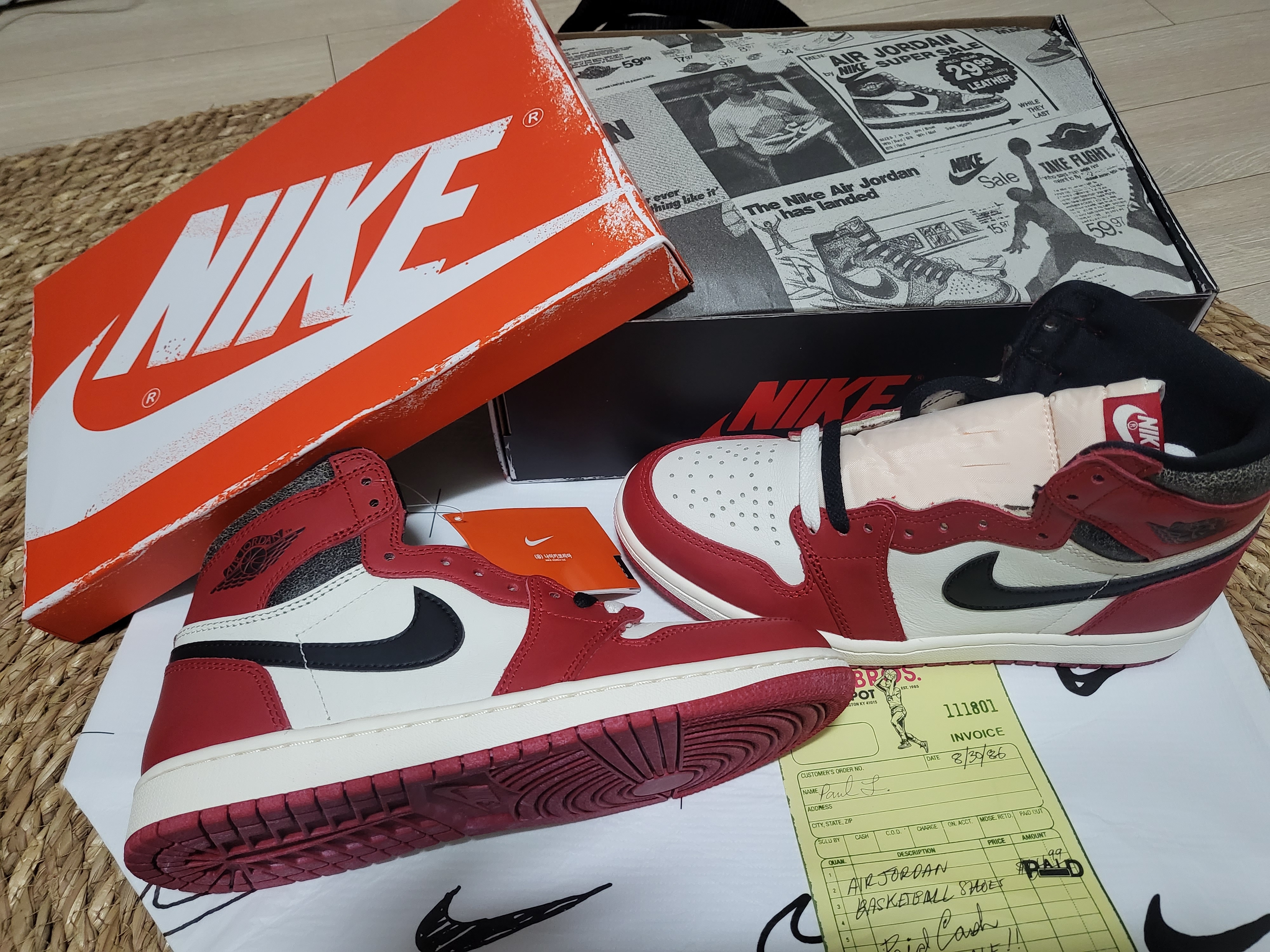 (W) Jordan 1 Retro High Satin Red 착용 스타일 - 1