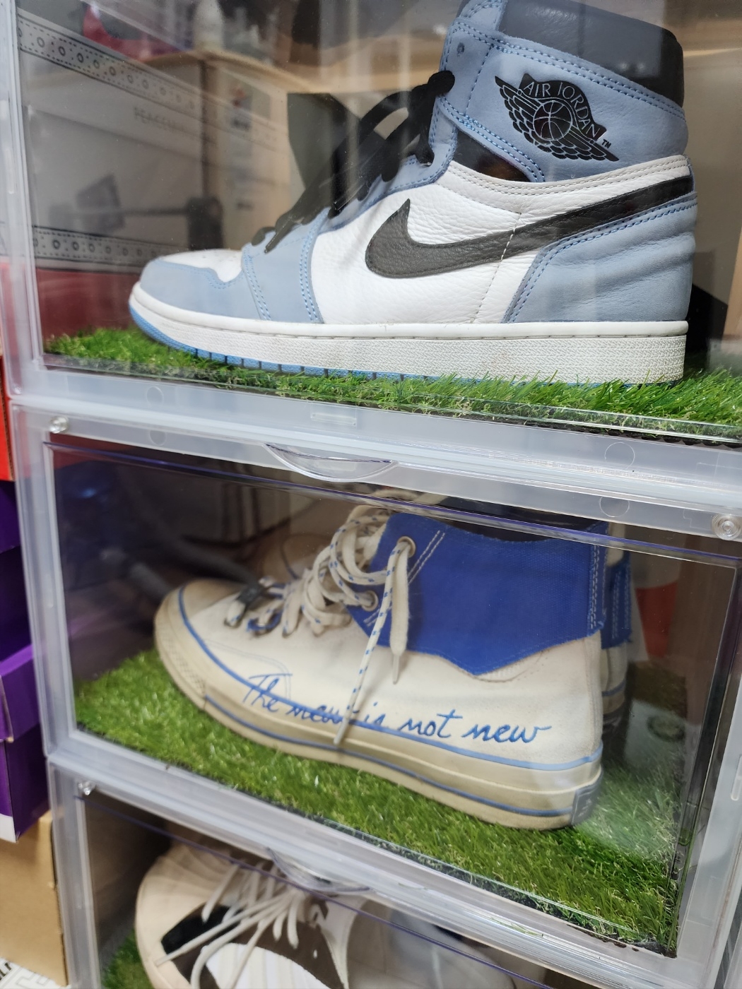 Jordan 1 Retro High OG University Blue, Converse x Ader Error Chuck 70 High White 착용 스타일