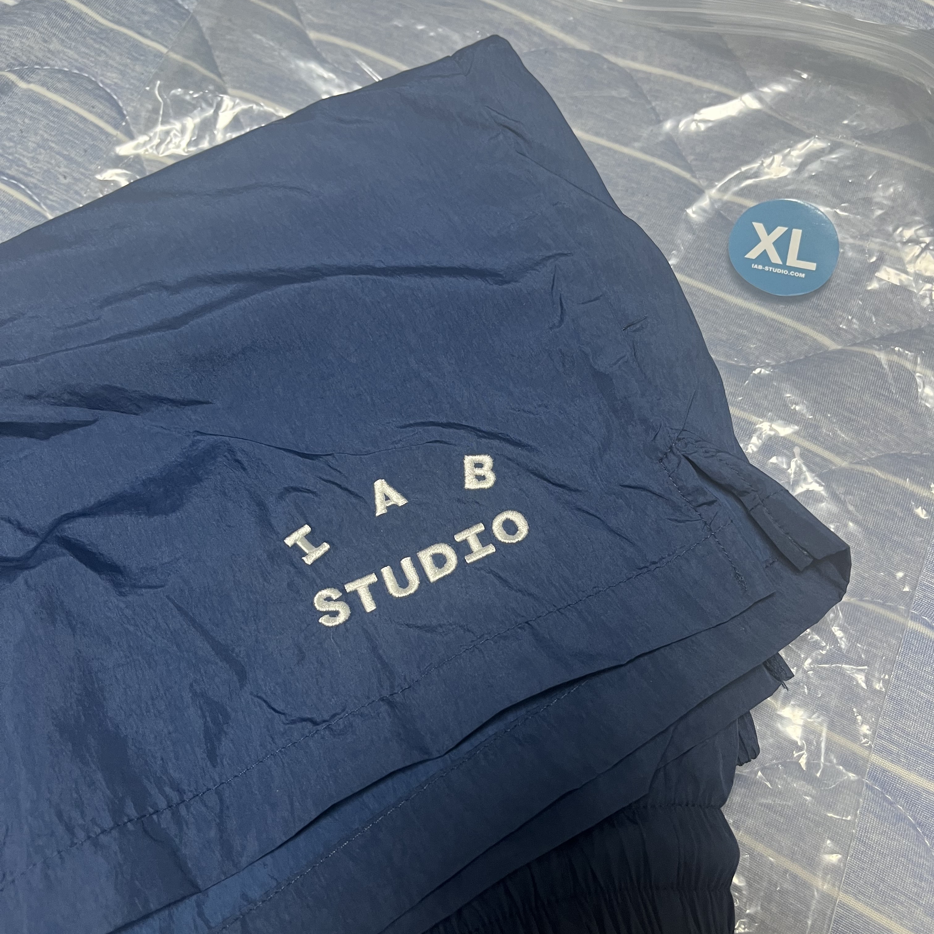 IAB Studio Woven Shorts Navy - The Hyundai Seoul Exclusive 착용 스타일