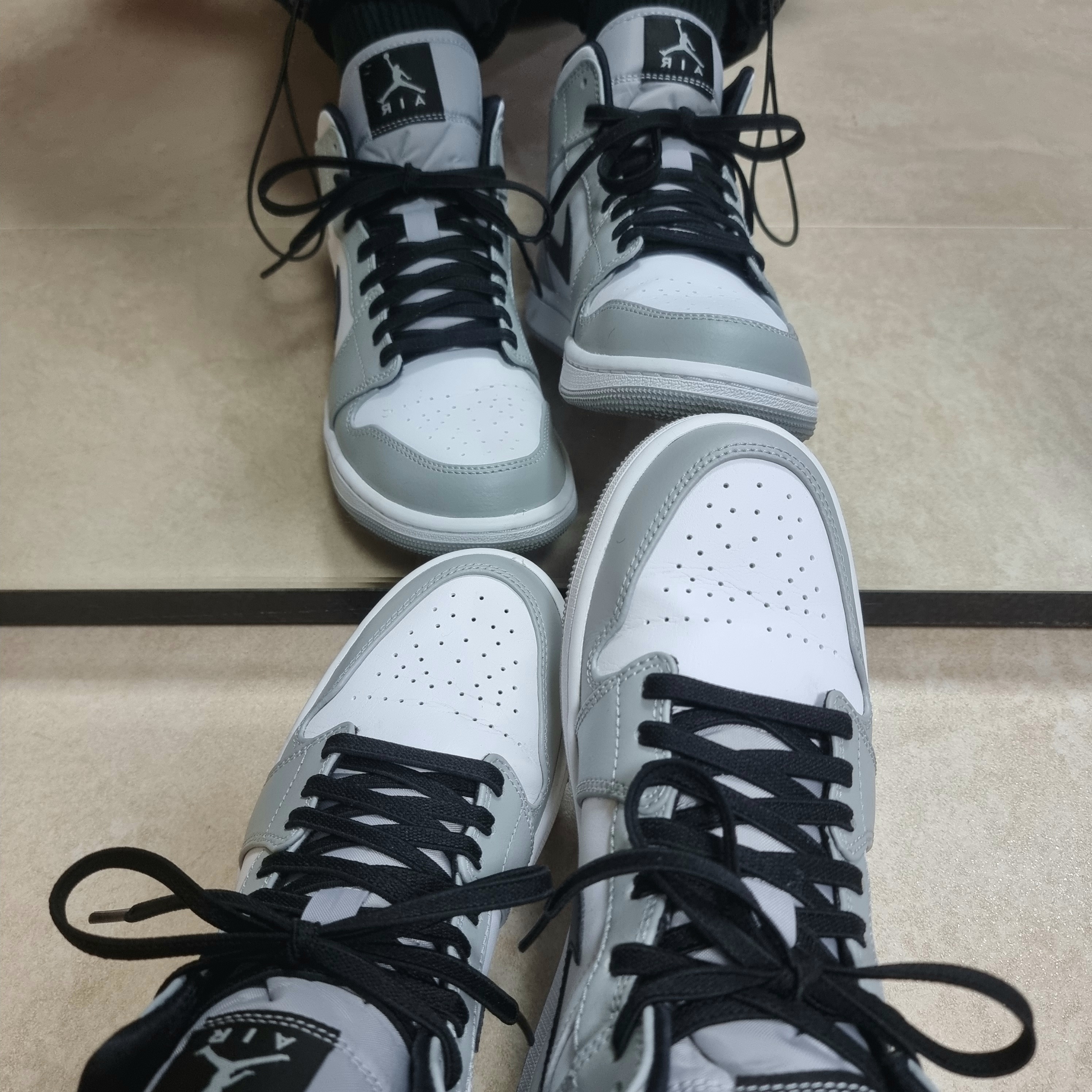 Jordan 1 Mid Light Smoke Grey 착용 스타일