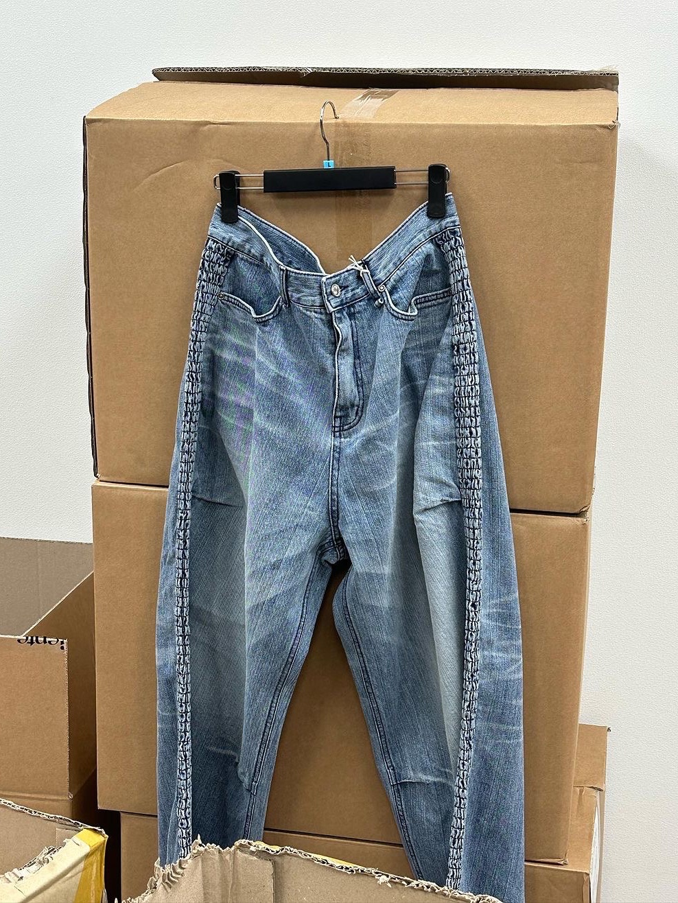 [KREAM 단독] Etce Smocking Baggy Jean Blue 착용 스타일 - 1