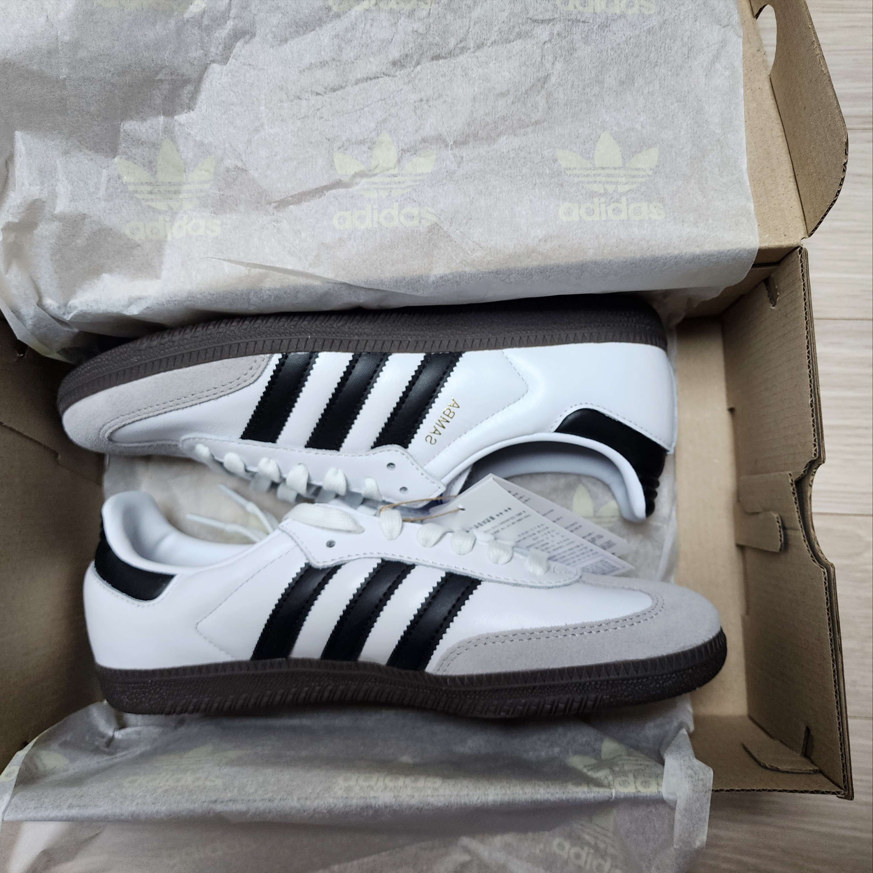 Adidas Samba OG Cloud White 착용 스타일