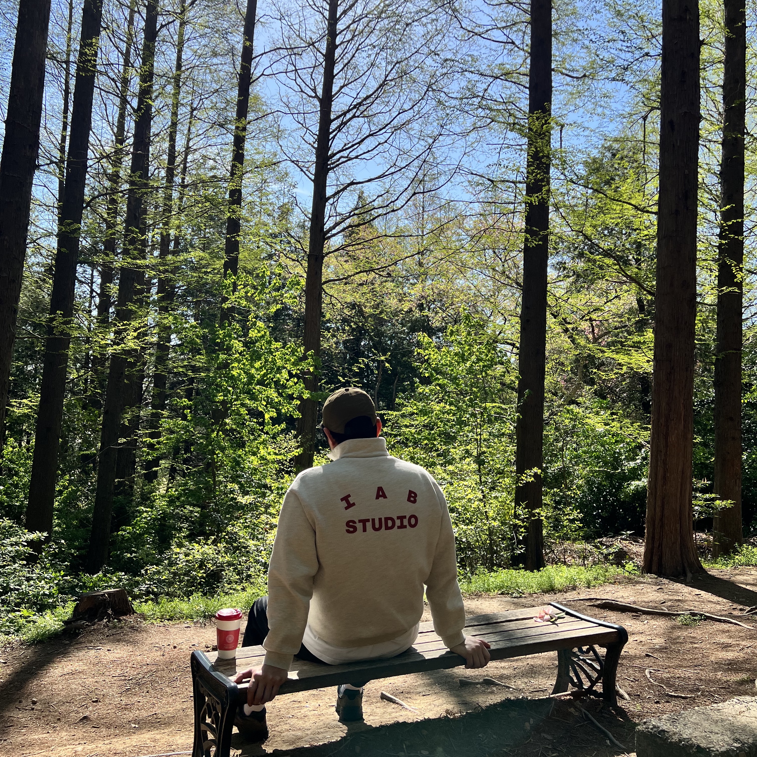 IAB Studio Half Zip-Up Oatmeal Burgundy, Supreme Still Talking T-Shirt White - 22SS 착용 스타일 - 1