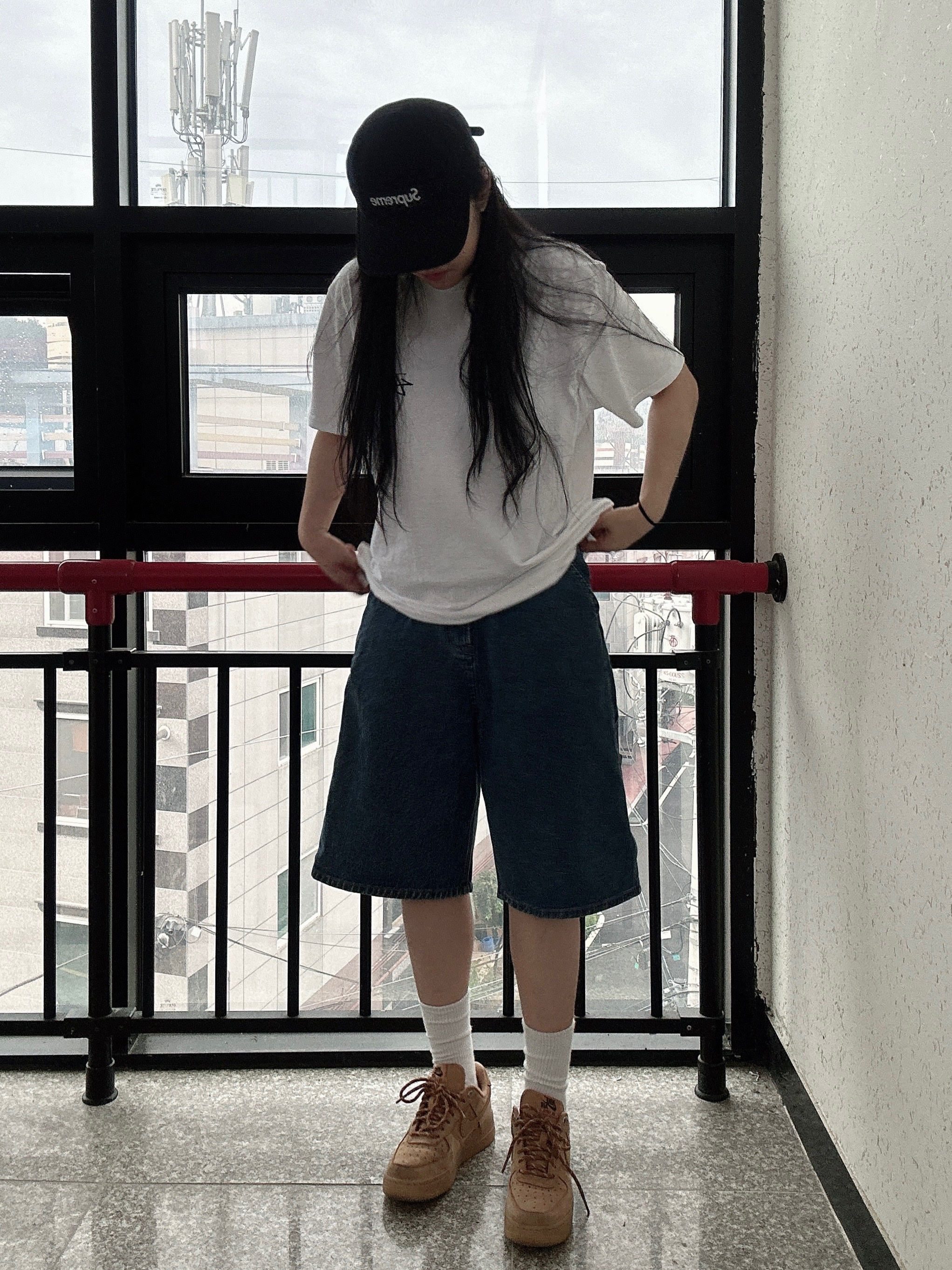 Supreme Washed Chino Twill Camp Cap Black, Stussy Diced Out T-Shirt White 착용 스타일 - 2