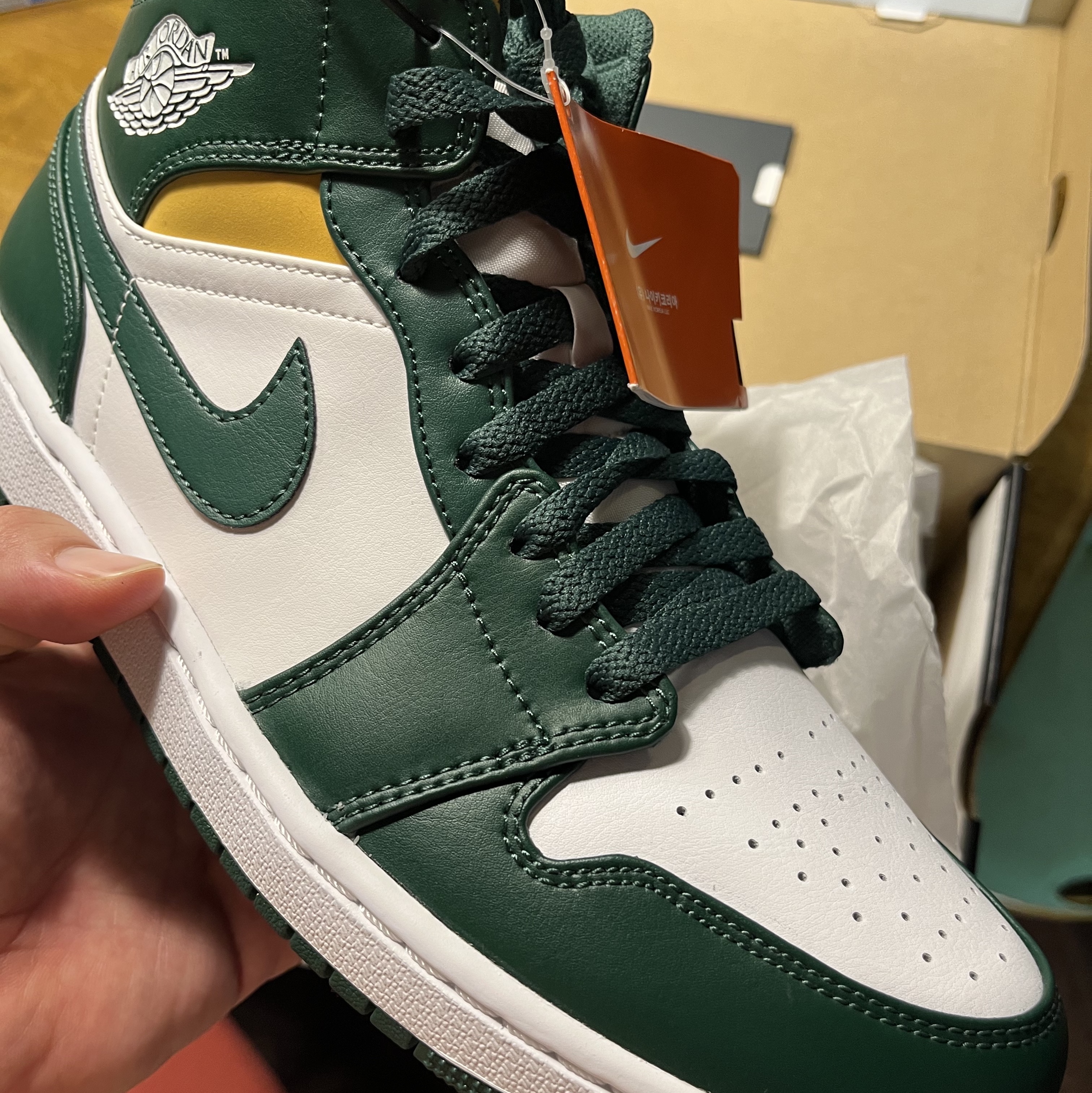 Jordan 1 Mid Sonics 2021 착용 스타일
