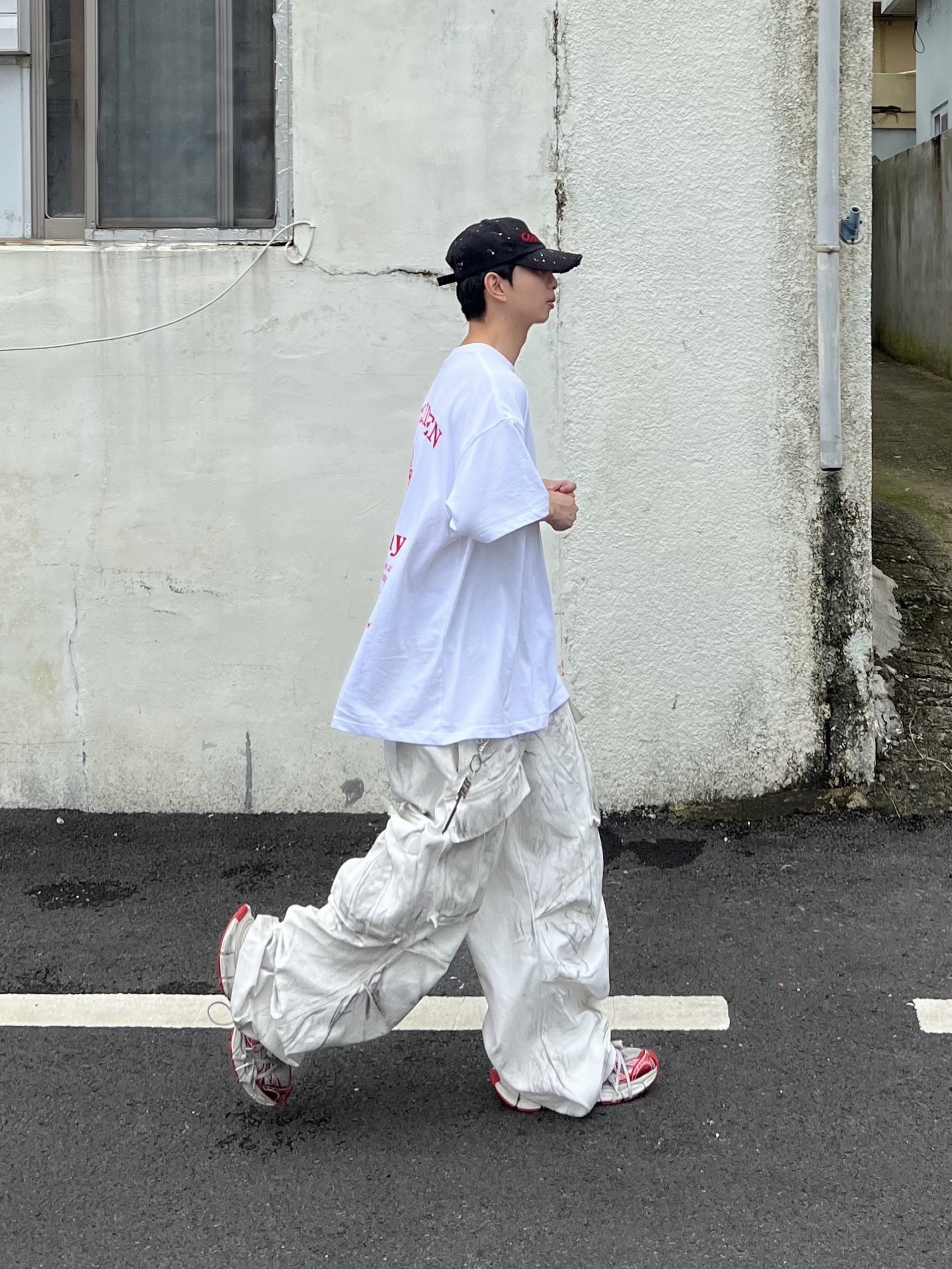 Balenciaga 3XL Sneakers White Red, Nos Couleurs 01 Cargo Pants Dirty Washing 착용 스타일 - 1