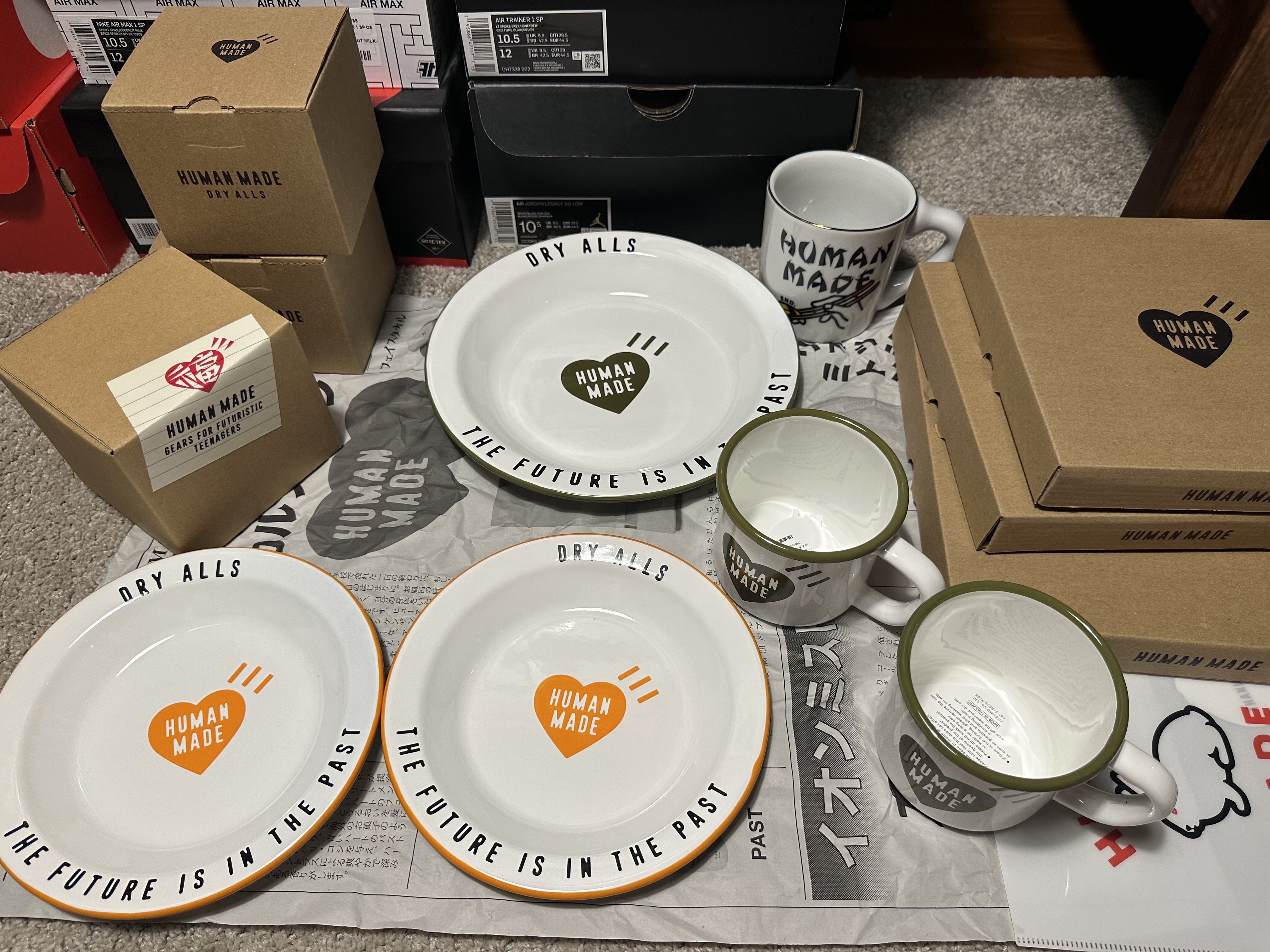 Human Made x END. Sushi Mug White, Human Made Enamel Mug 400ml Olive Drab 착용 스타일 - 1