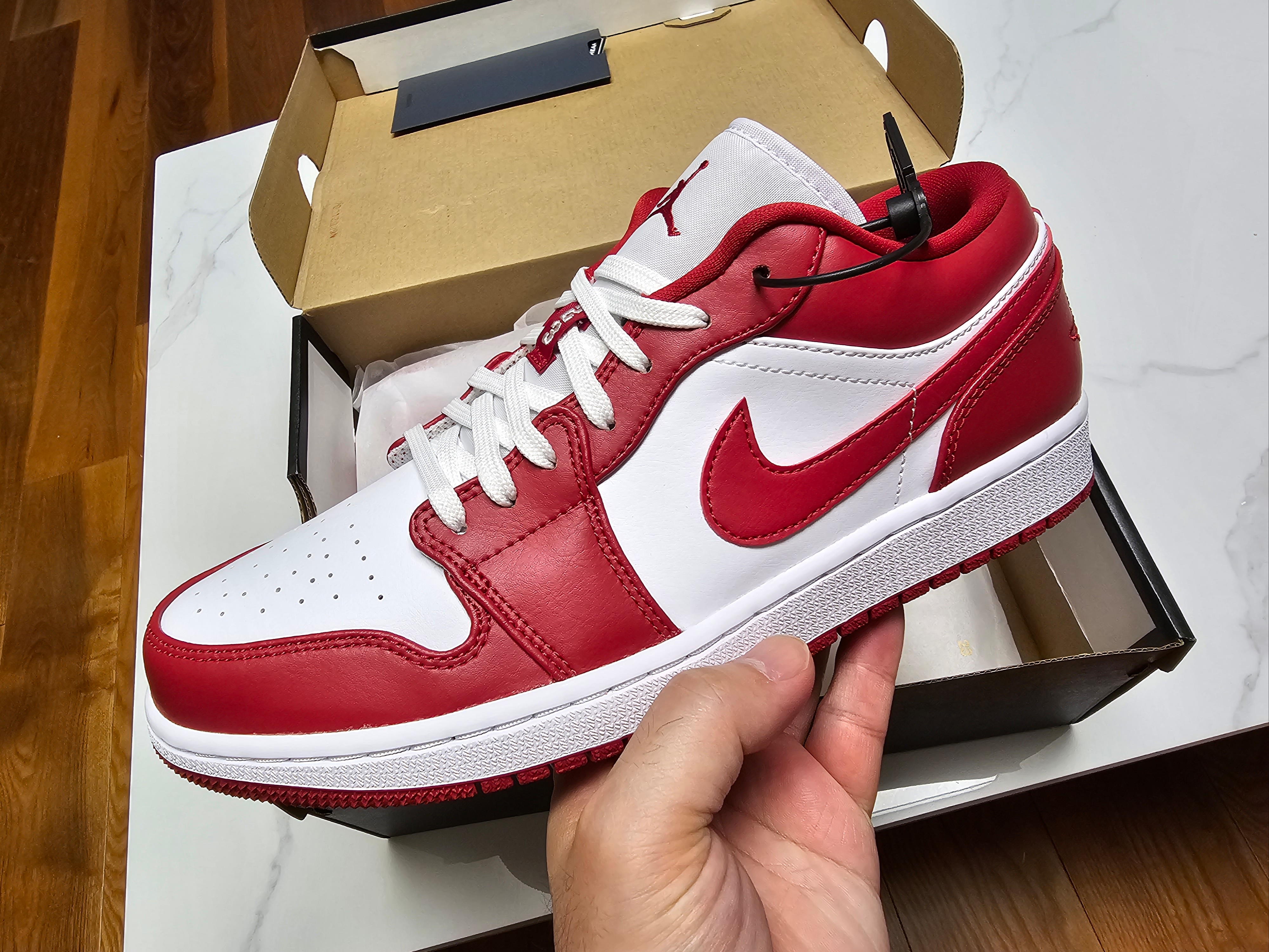 Jordan 1 Low Gym Red White 착용 스타일