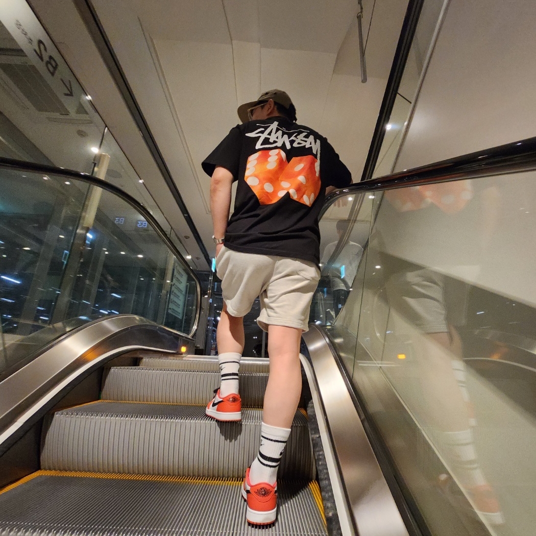 Stussy Diced Out T-Shirt Black, Jordan 1 Low OG Starfish 착용 스타일