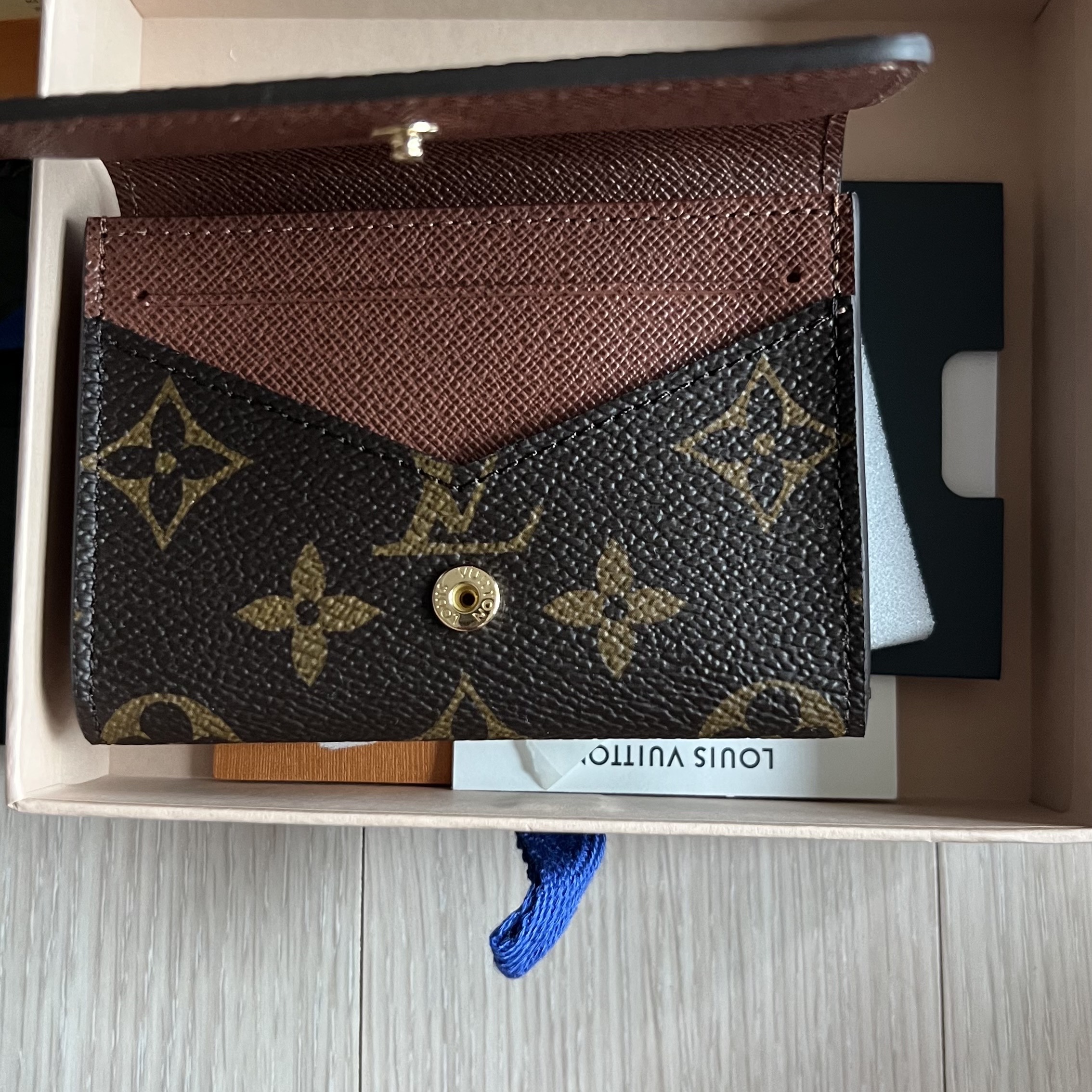 Louis Vuitton Envelope Business Card Holder Monogram 착용 스타일