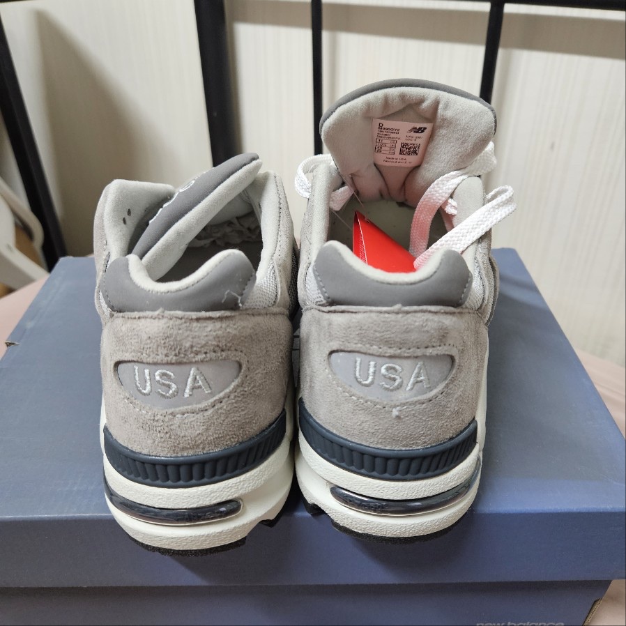 New Balance 990v2 Made in USA Grey 착용 스타일 - 4