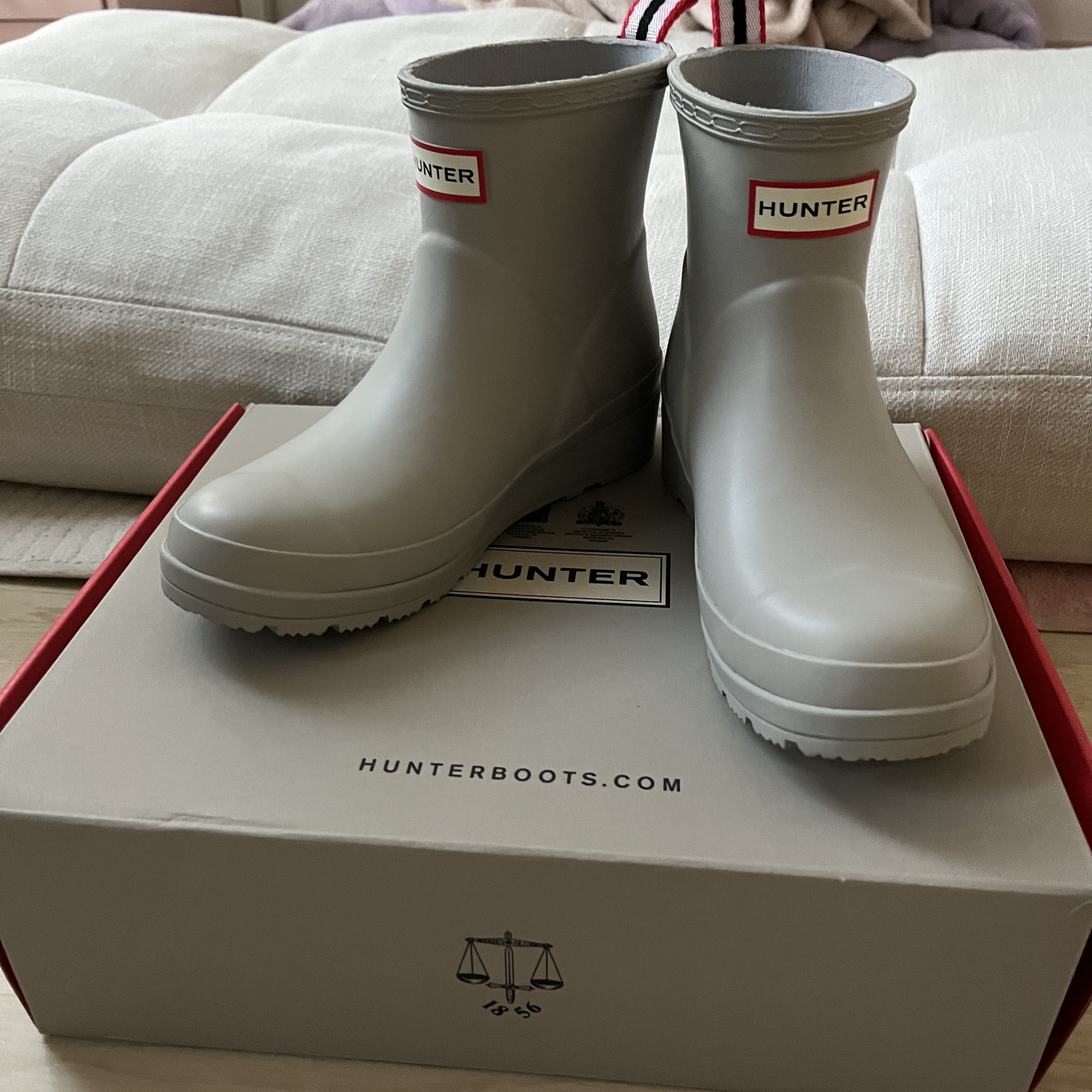 (W) Hunter Play Short Rain Boots Zinc Grey 착용 스타일