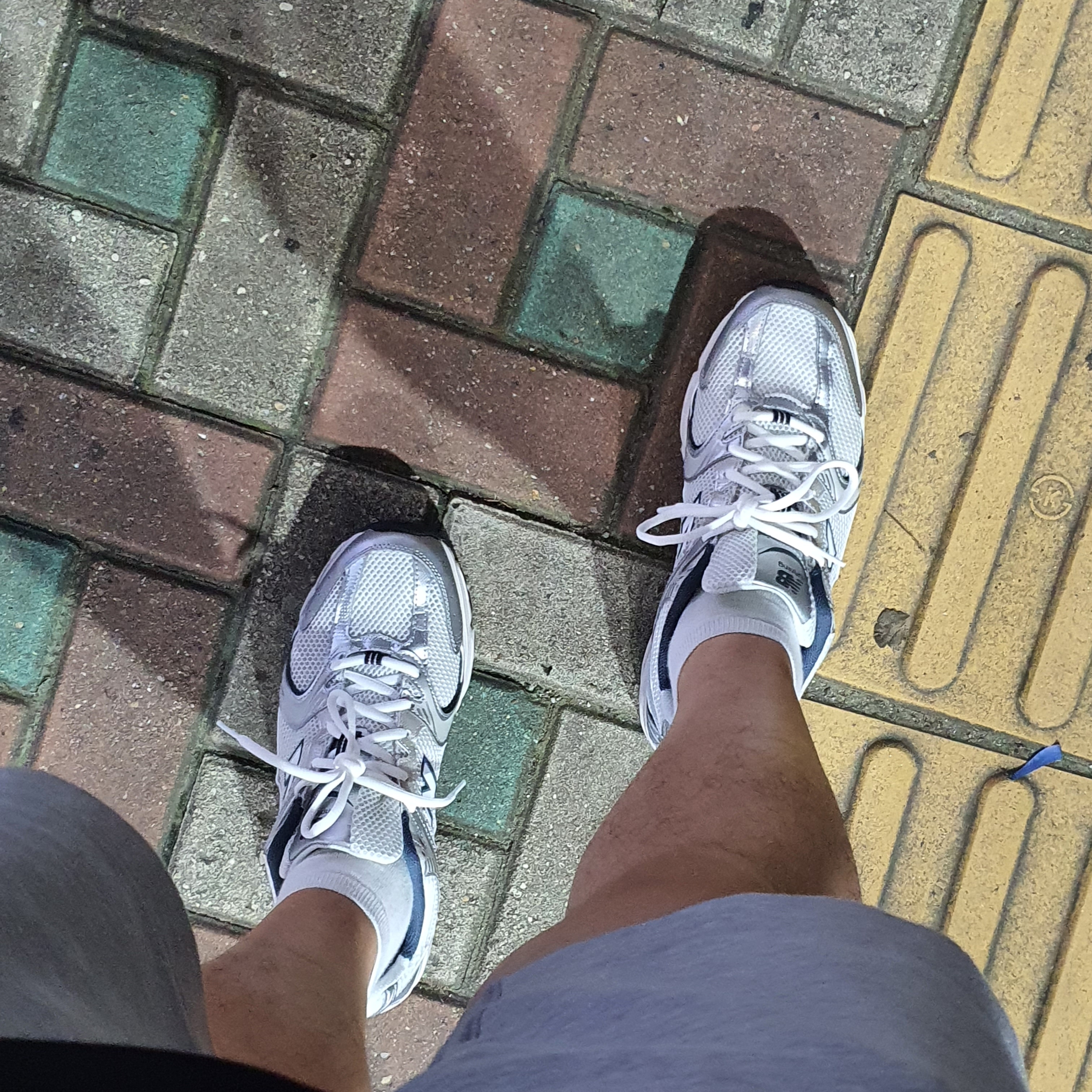 New Balance 530 Steel Grey 착용 스타일