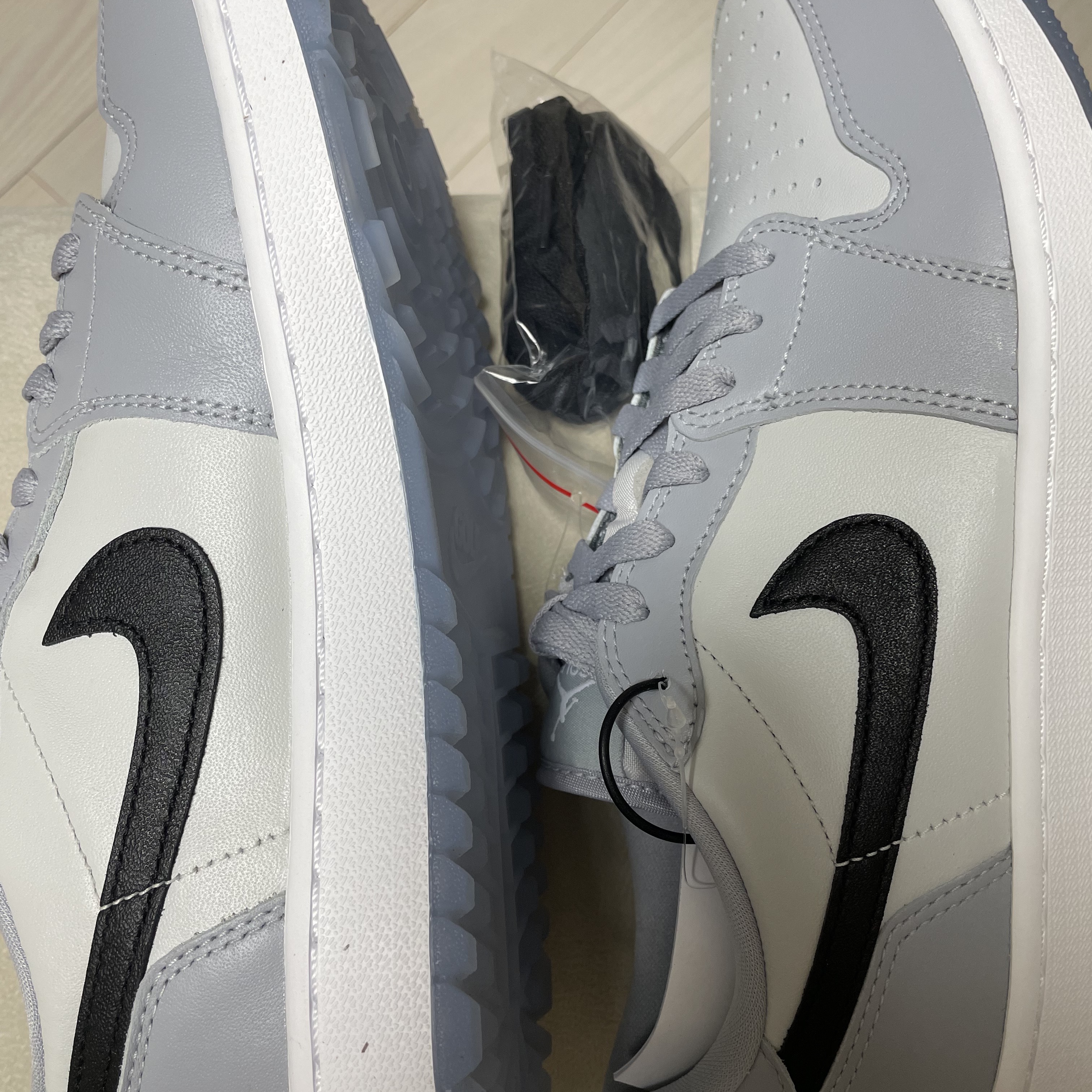 Jordan 1 Low Golf Wolf Grey 착용 스타일 - 3