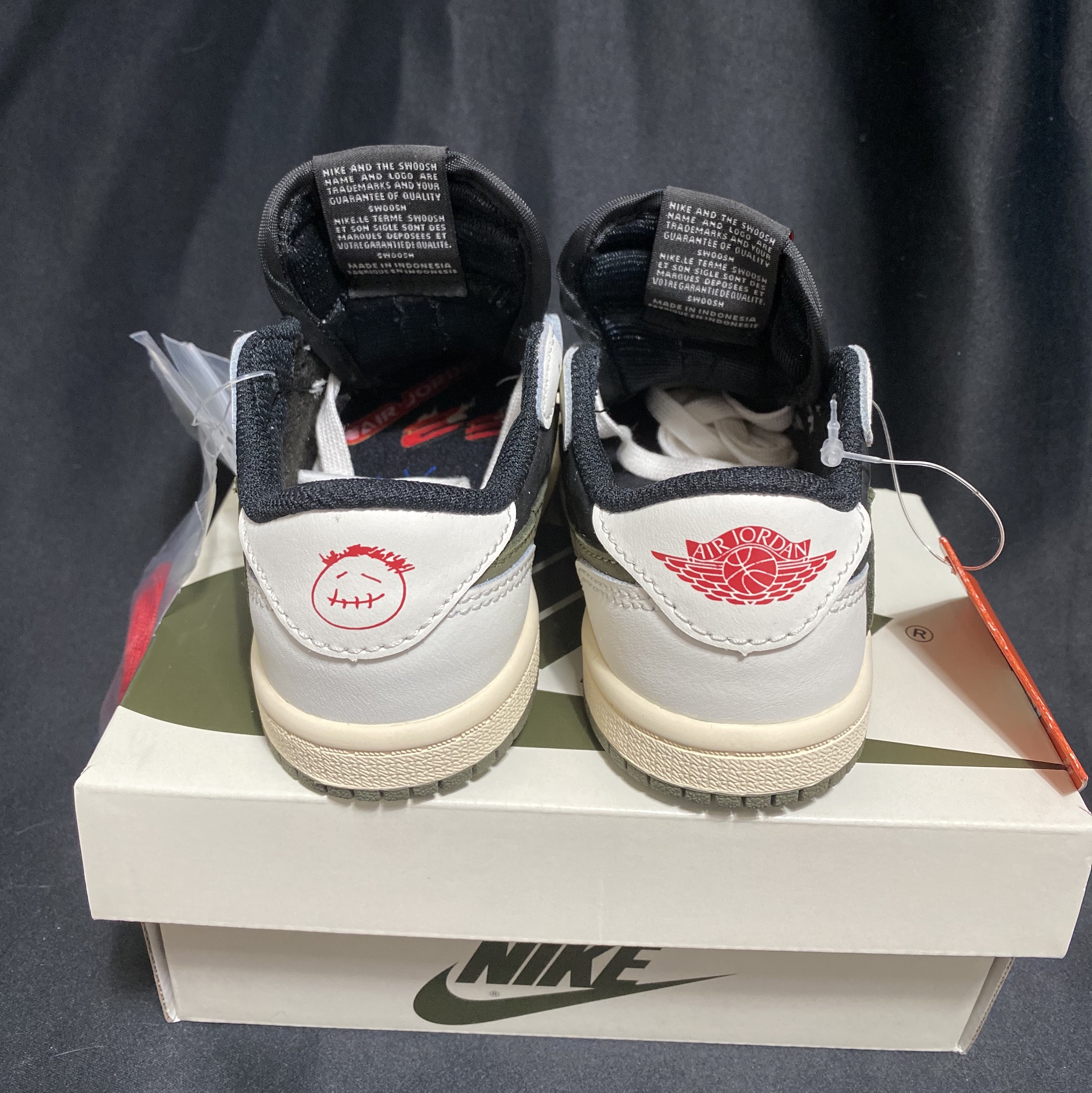 (TD) Jordan 1 x Travis Scott Retro Low OG SP Medium Olive 착용 스타일 - 5