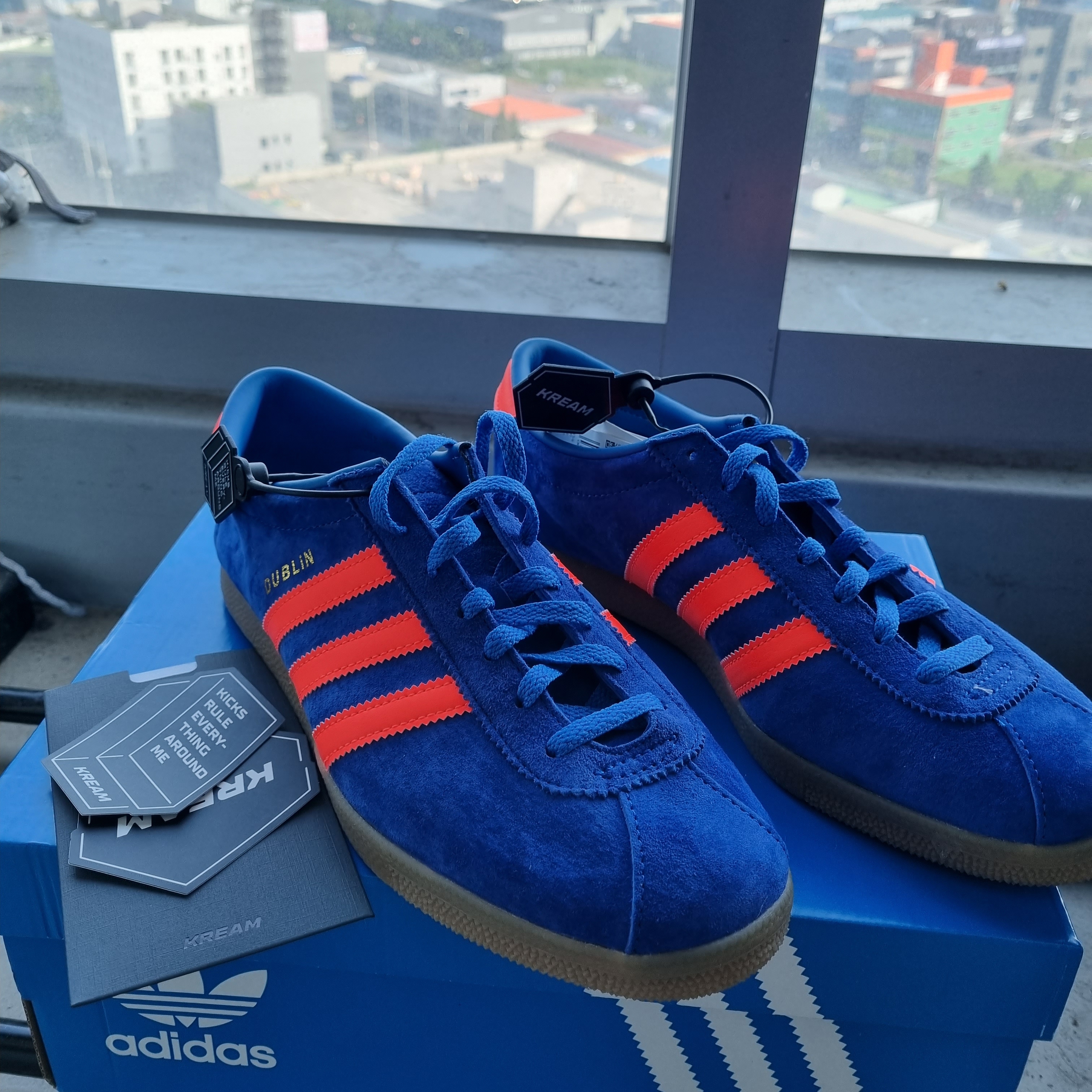 Adidas Dublin Phanton Solar Red 착용 스타일