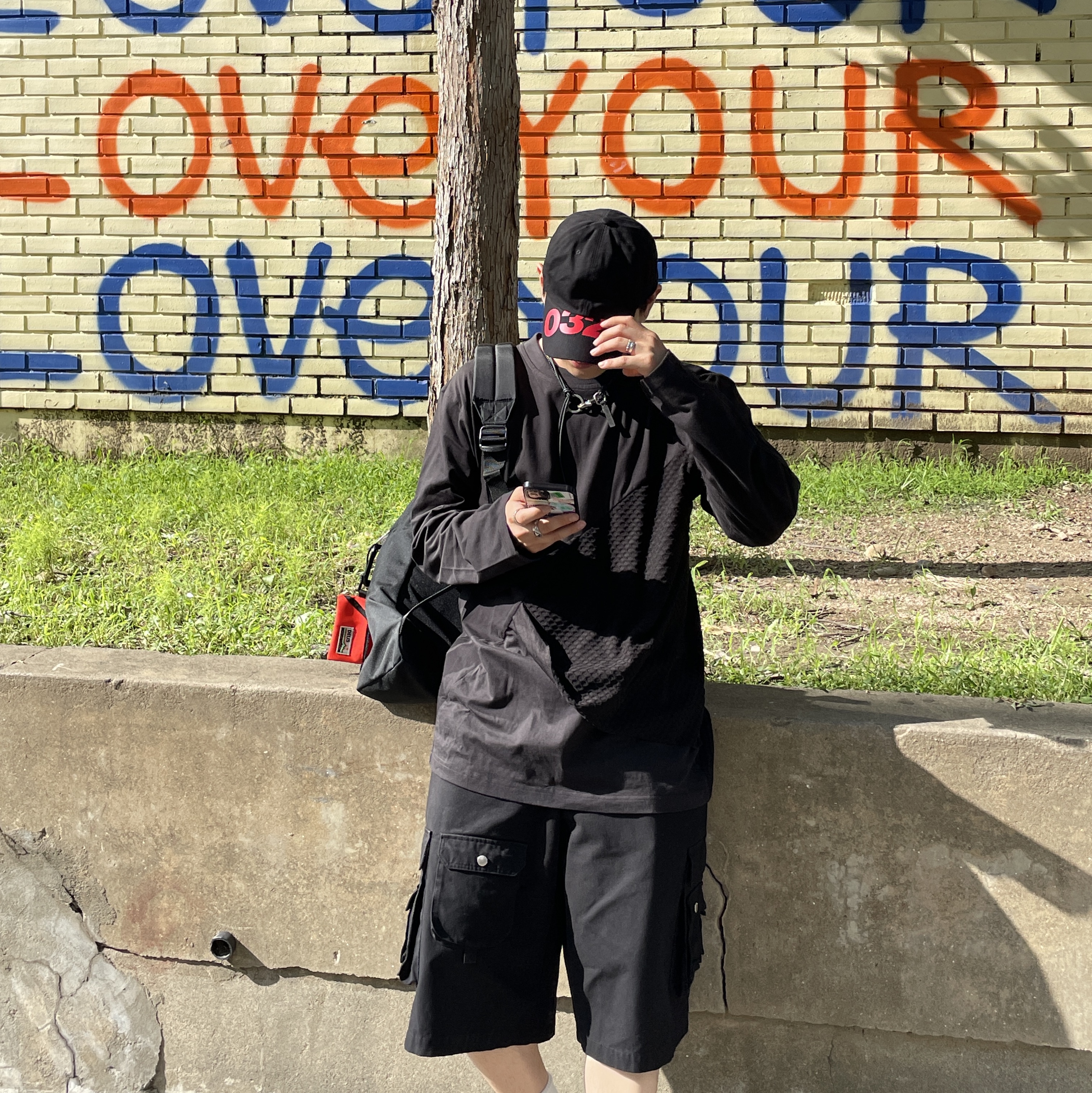 Balenciaga Tyrex Sneakers Black, MM6 Maison Margiela x Eastpak Dripping Pak'r Backpack Black 착용 스타일 - 2