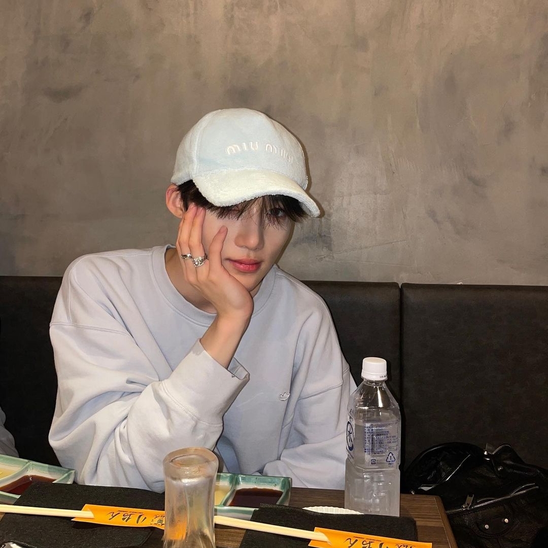 (W) Miu Miu Terry Baseball Cap Sky Blue 착용 스타일 - 4