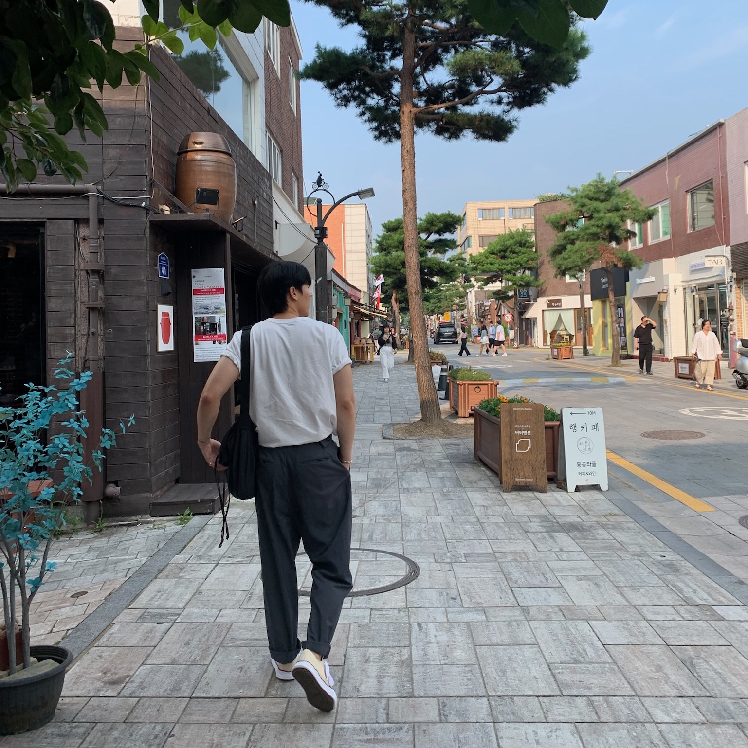 Maison Mihara Yasuhiro Peterson OG Sole Canvas Low-top Sneakers Natural 착용 스타일 - 2
