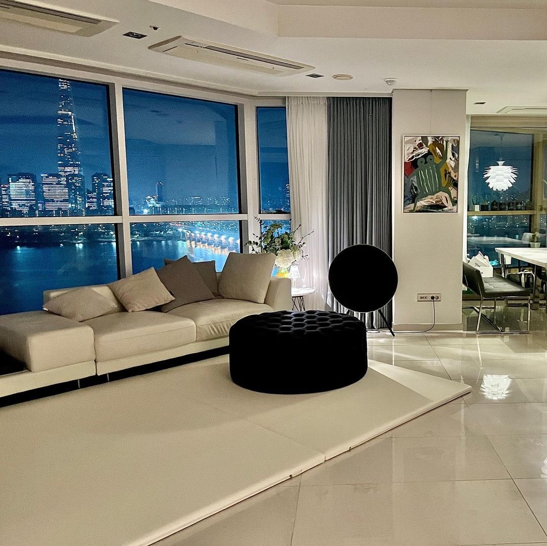 [12% 쿠폰] Bang & Olufsen Beosound A9 5th Gen. Black Anthracite 착용 스타일