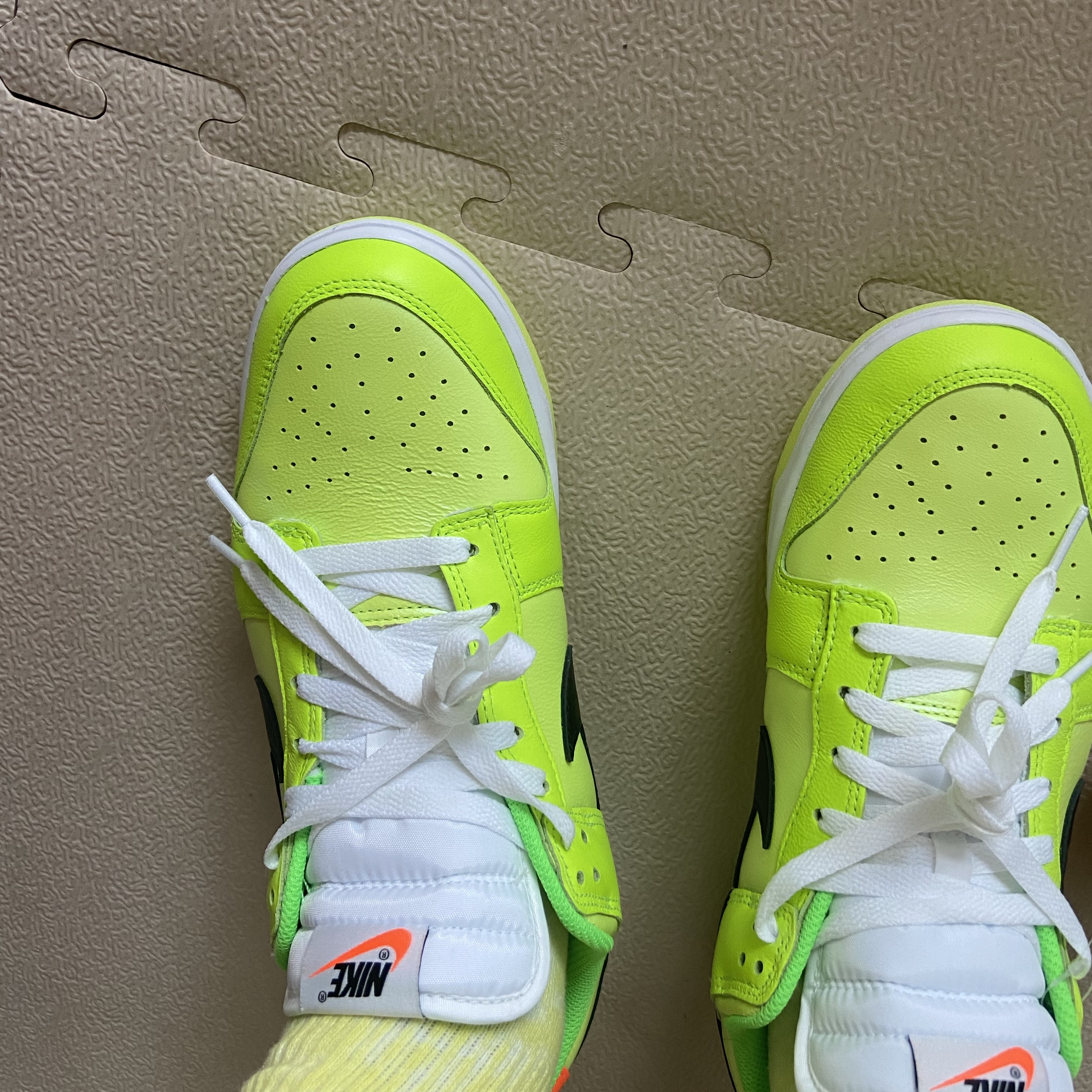 Nike Dunk Low Volt 착용 스타일