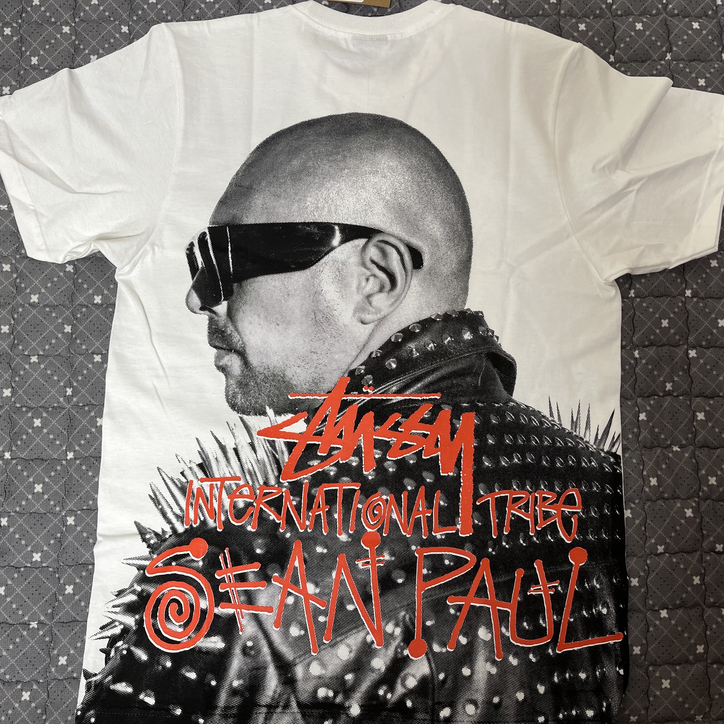 Stussy x Sean Paul T-Shirt White 착용 스타일 - 2