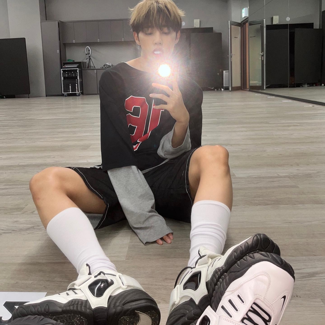 Nike x Ambush Air Adjust Force SP Summit White and Black 착용 스타일 - 3