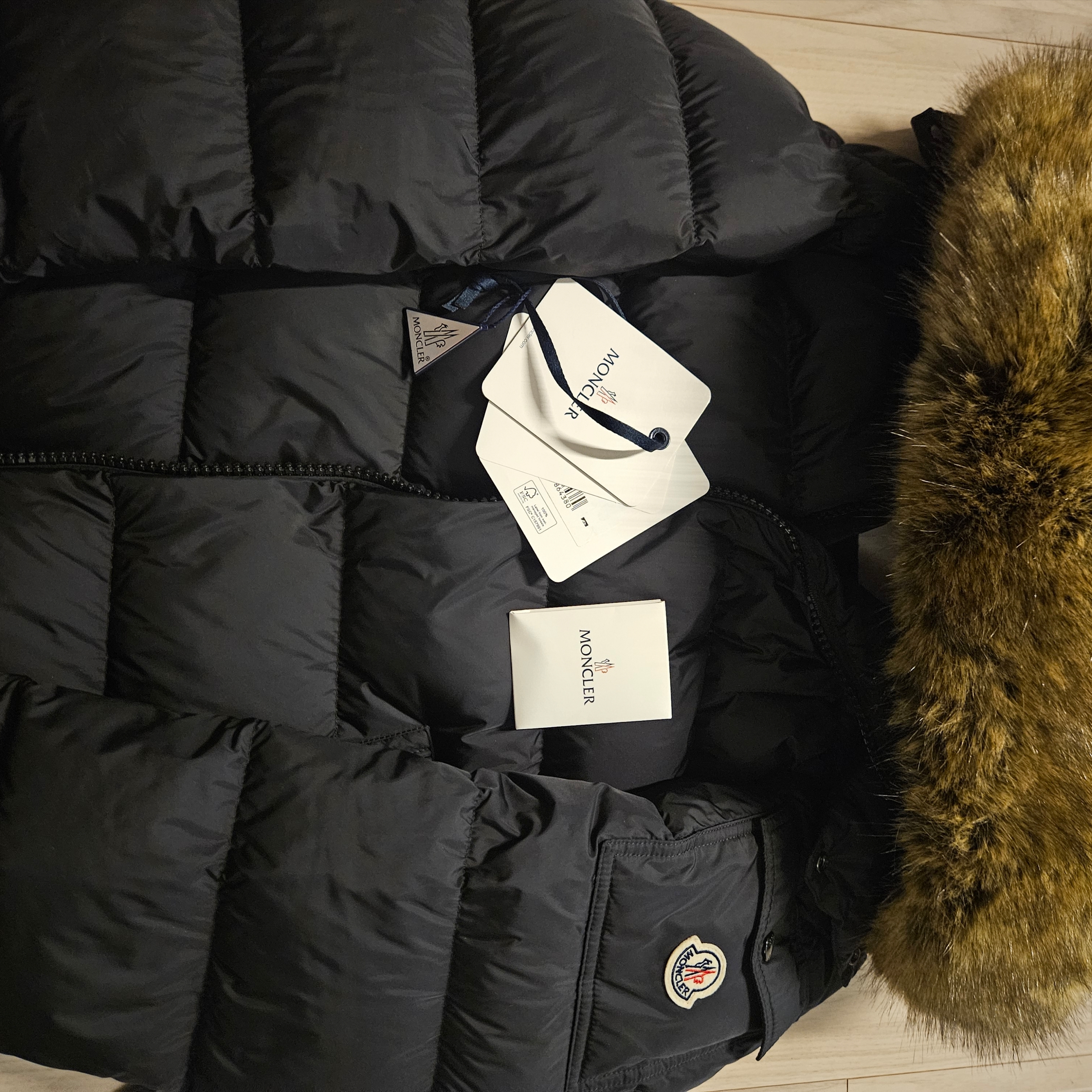 Moncler Mayaf Short Down Jacket Black - 22FW 착용 스타일 - 1
