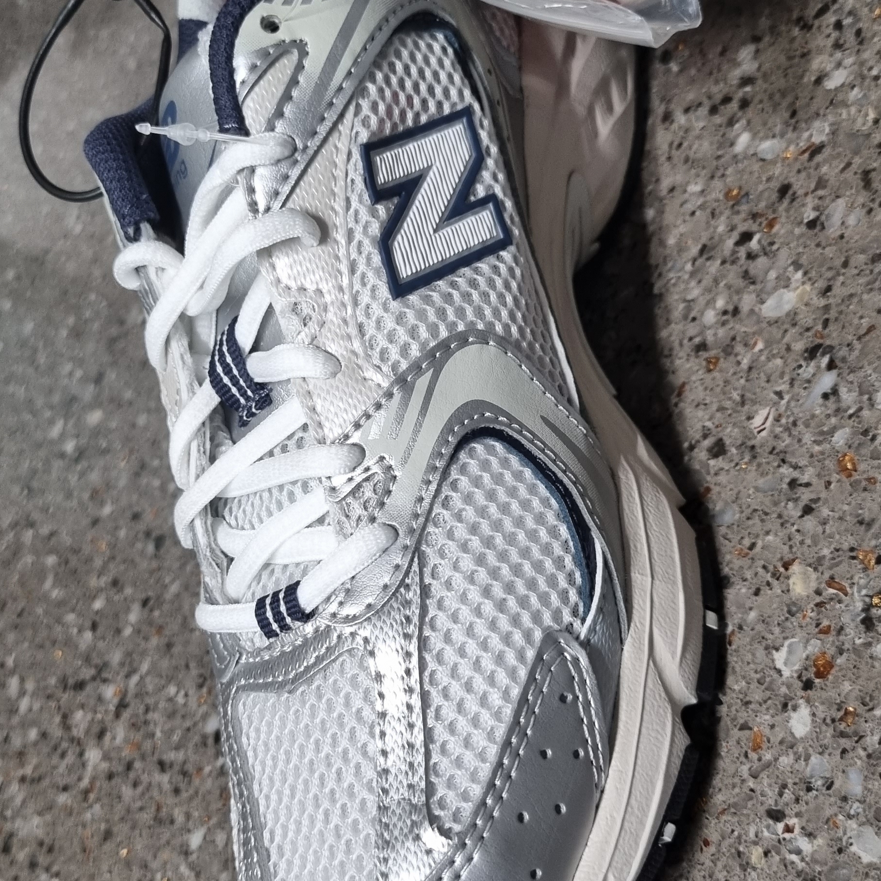 New Balance 530 Steel Grey 착용 스타일