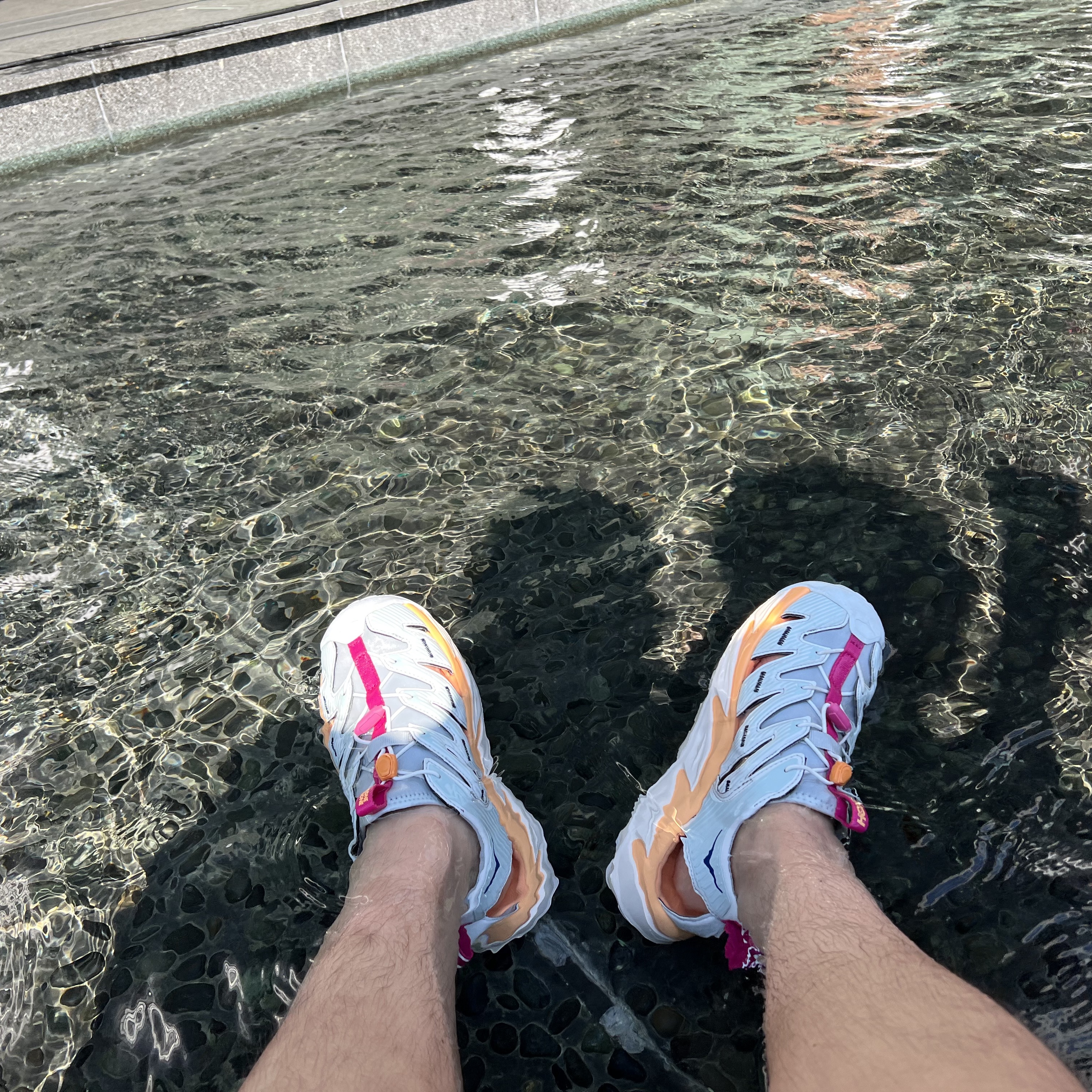Hoka Hopara Ice Flow Mock Orange 착용 스타일 - 2