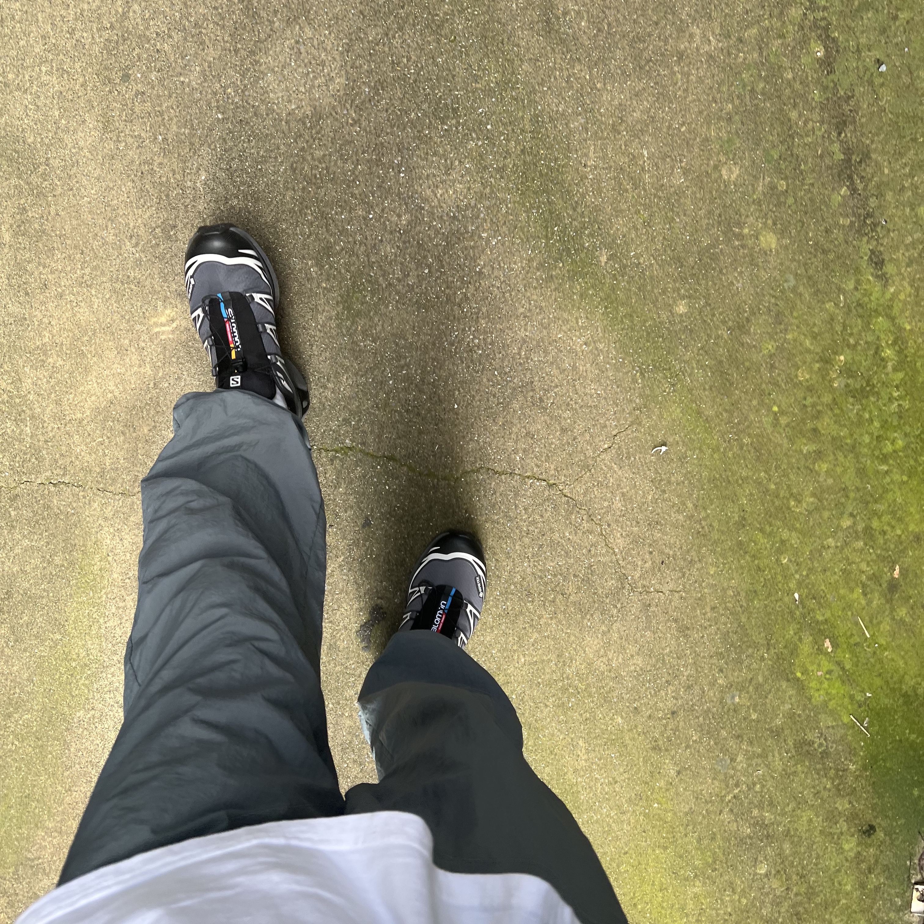 Salomon XT-6 Gore-Tex Black Ebony 착용 스타일