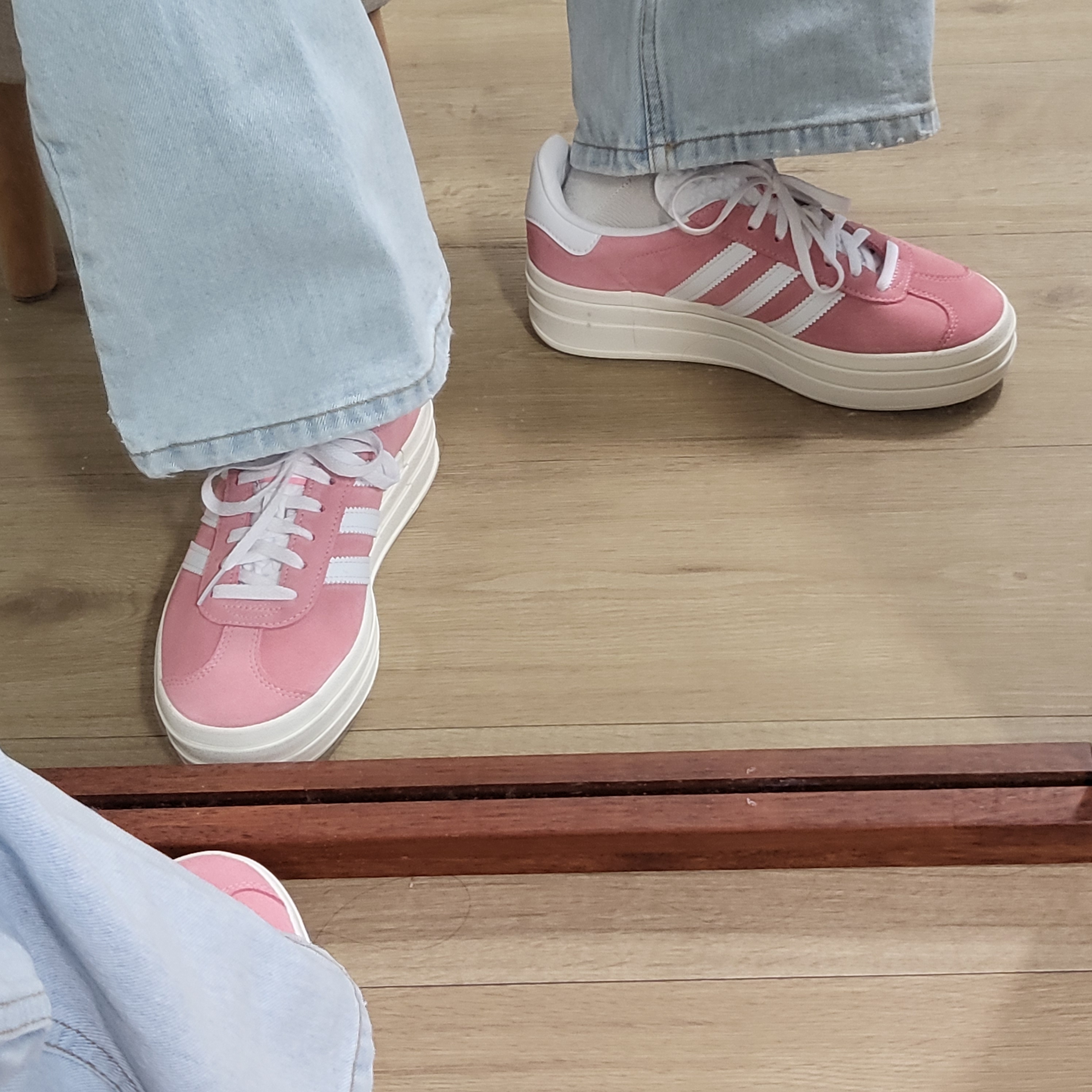 (W) Adidas Gazelle Bold Super Pop 착용 스타일 - 3