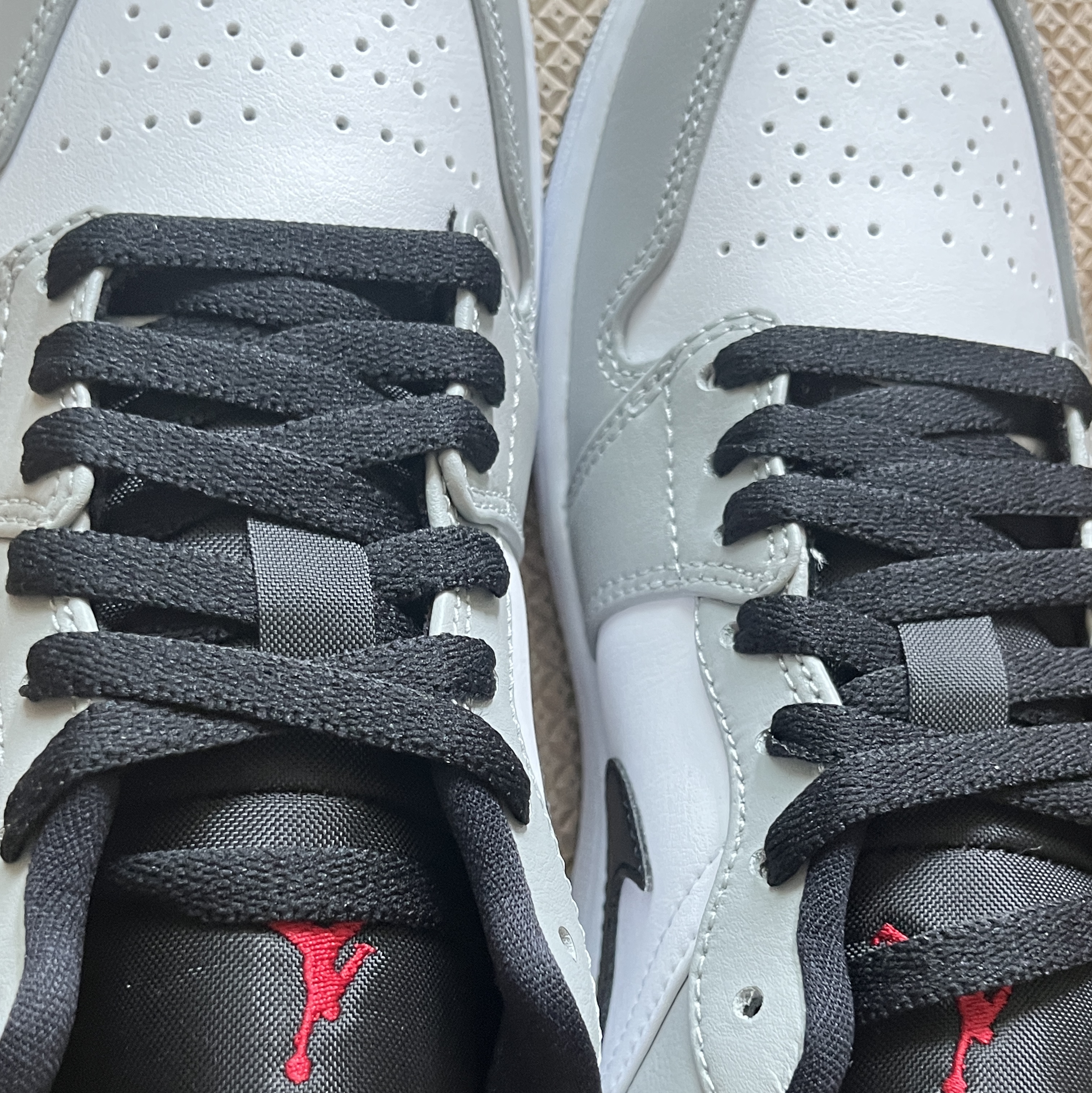 Jordan 1 Low Light Smoke Grey 착용 스타일 - 3