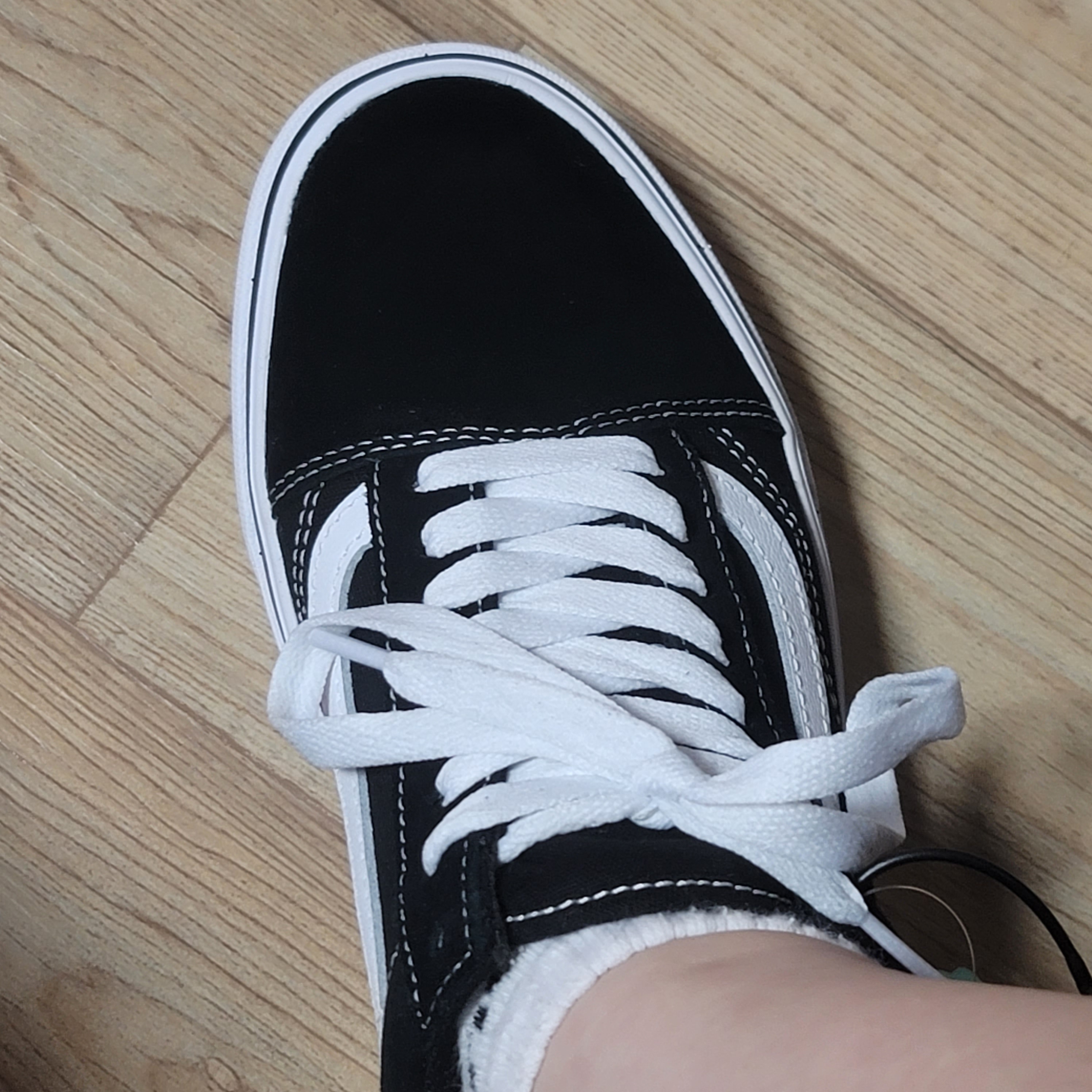 Vans ComfyCush Old Skool Black True white 착용 스타일 - 2