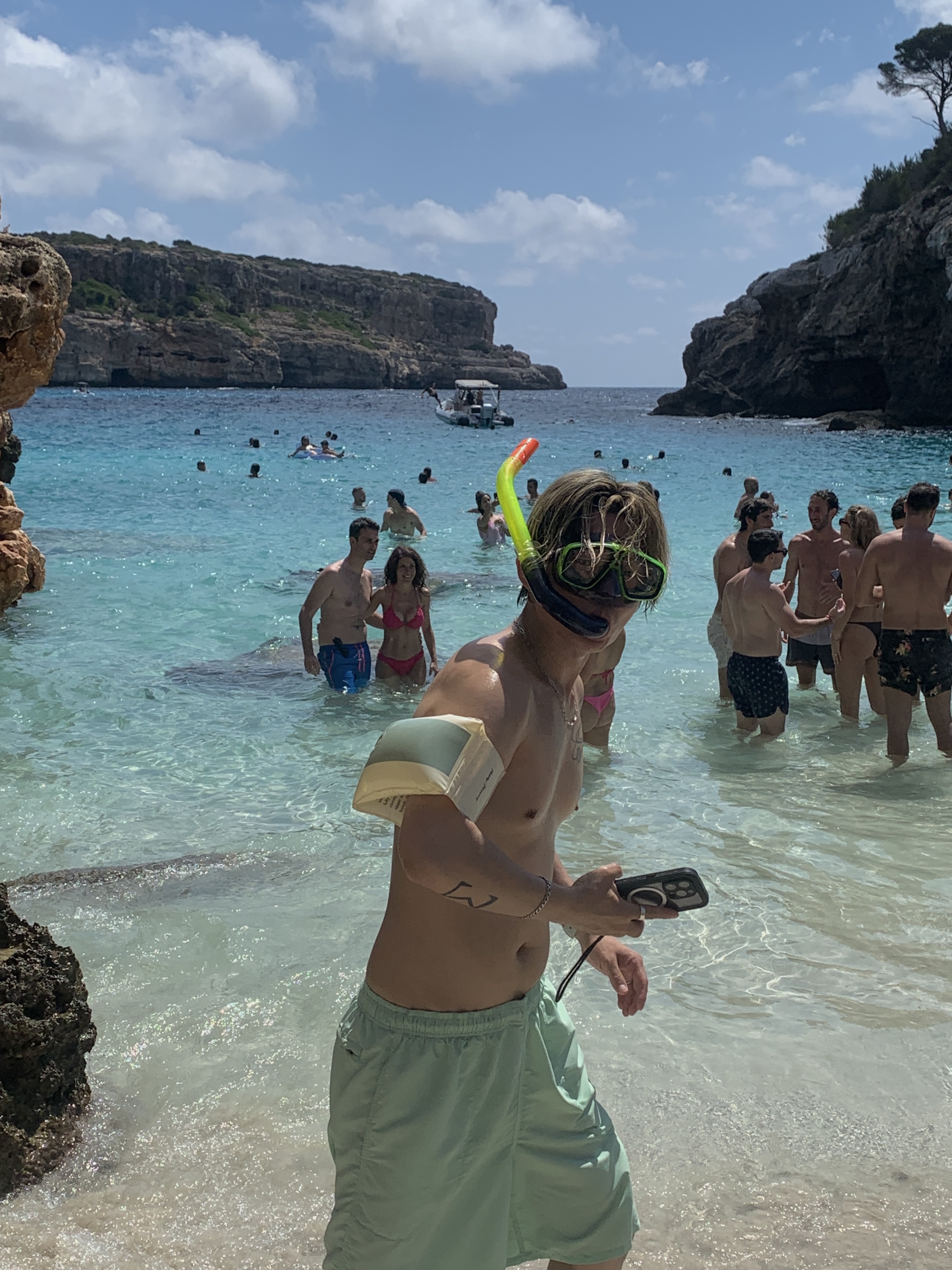 Stussy Big Basic Water Shorts Mint, Apple AirPods Max Lightning Silver (Korean Ver.) 착용 스타일 - 1