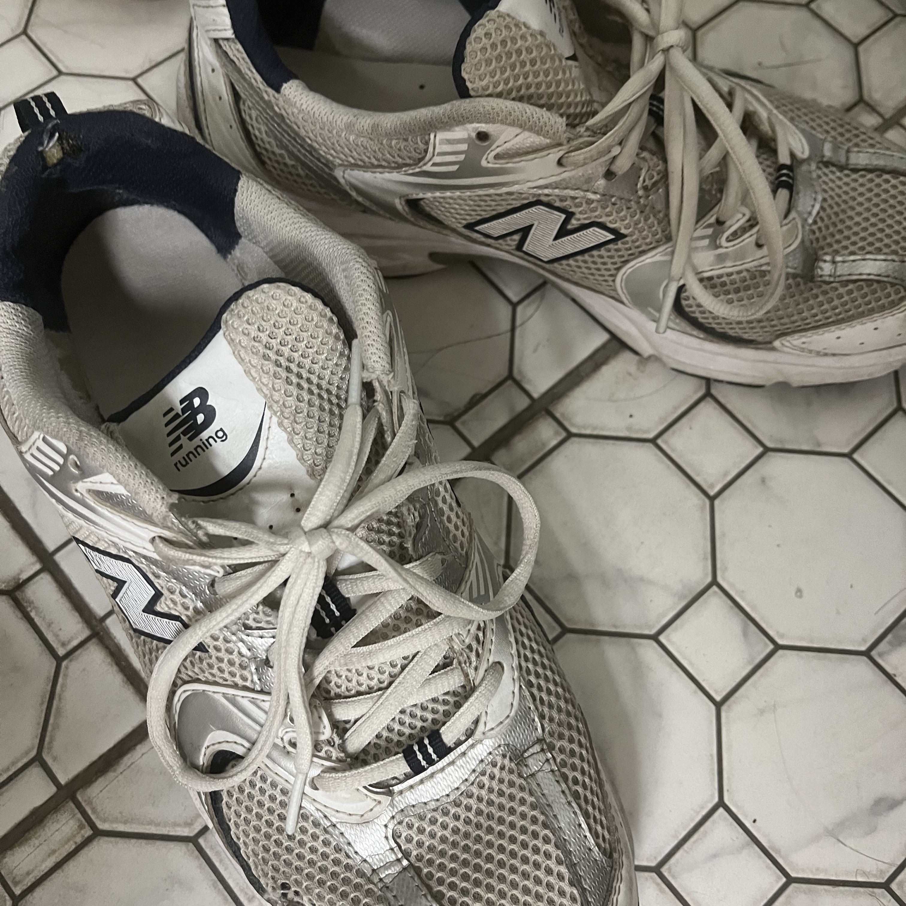 New Balance 530 White 착용 스타일