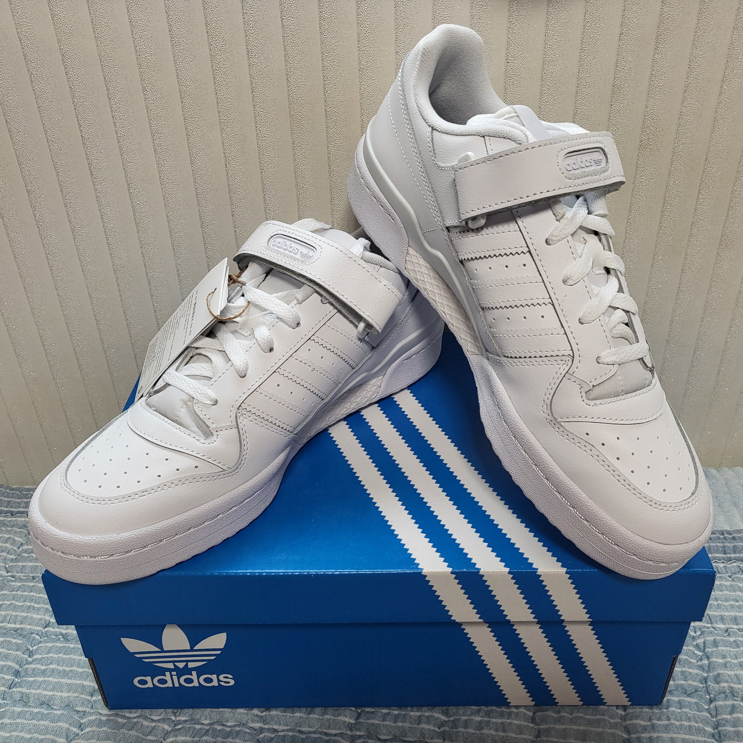 Adidas Forum Low Triple White 착용 스타일