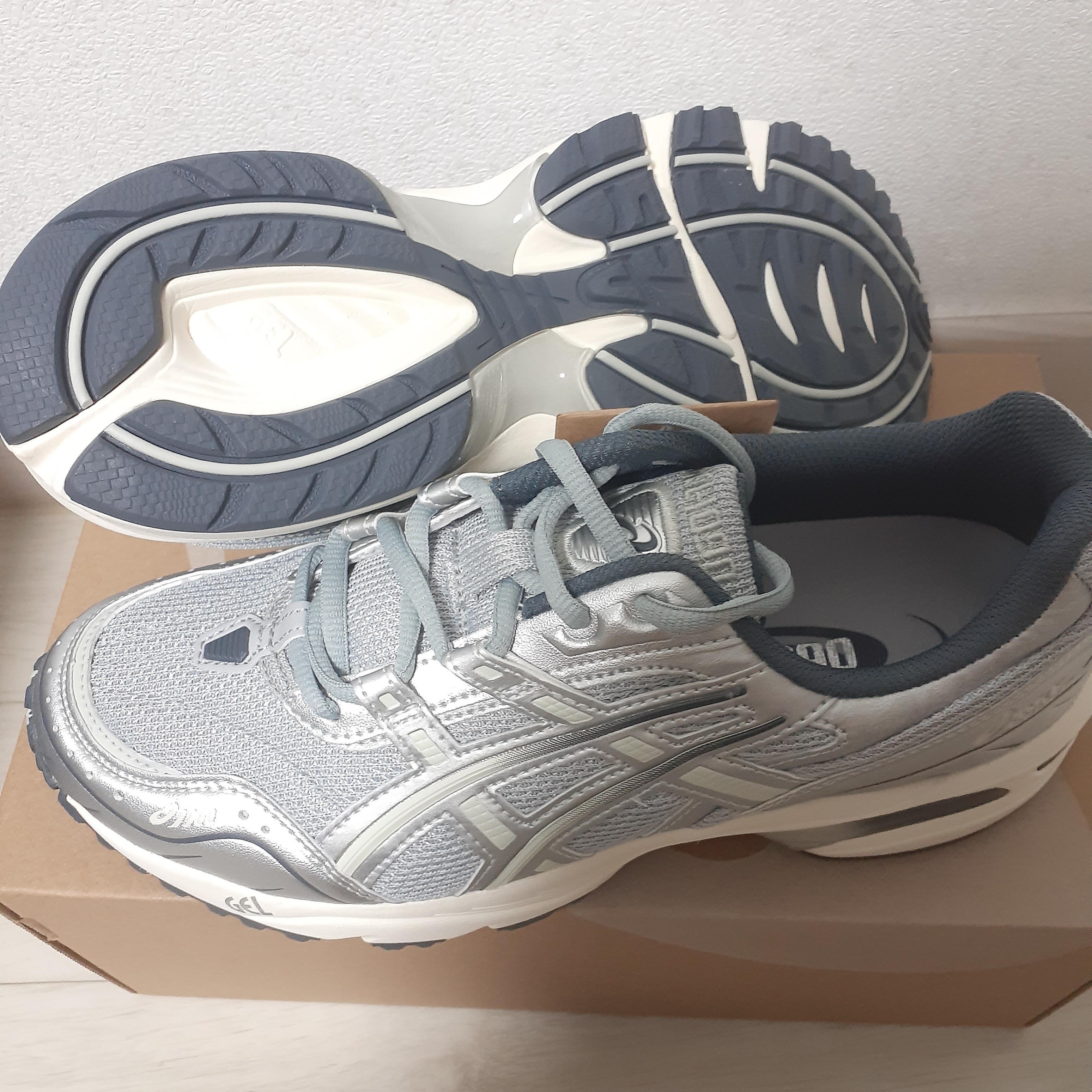Asics Gel-1090 Piedmont Grey 착용 스타일