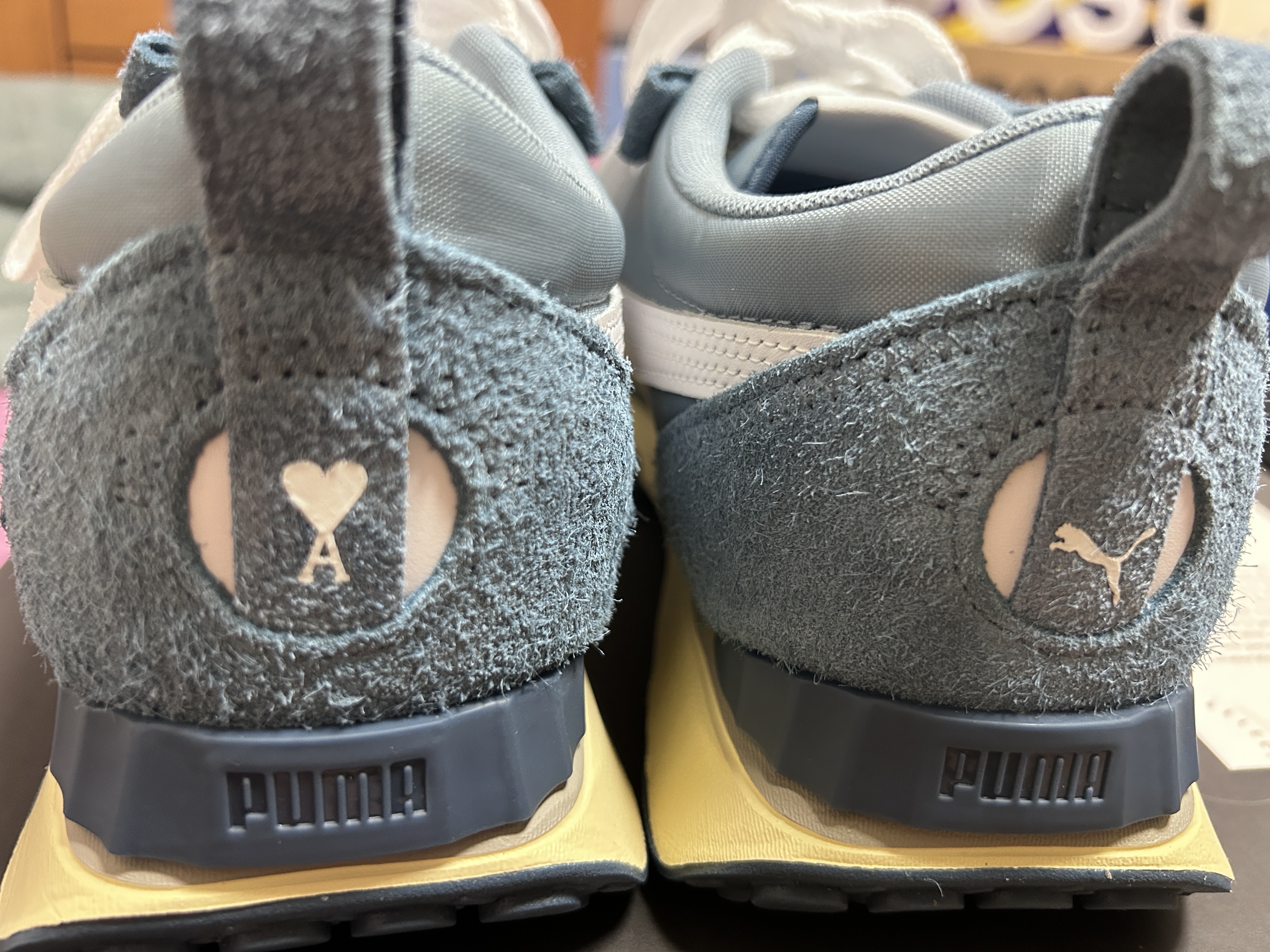 Puma x AMI Rider FV Stellar White Faded Denim 착용 스타일 - 2