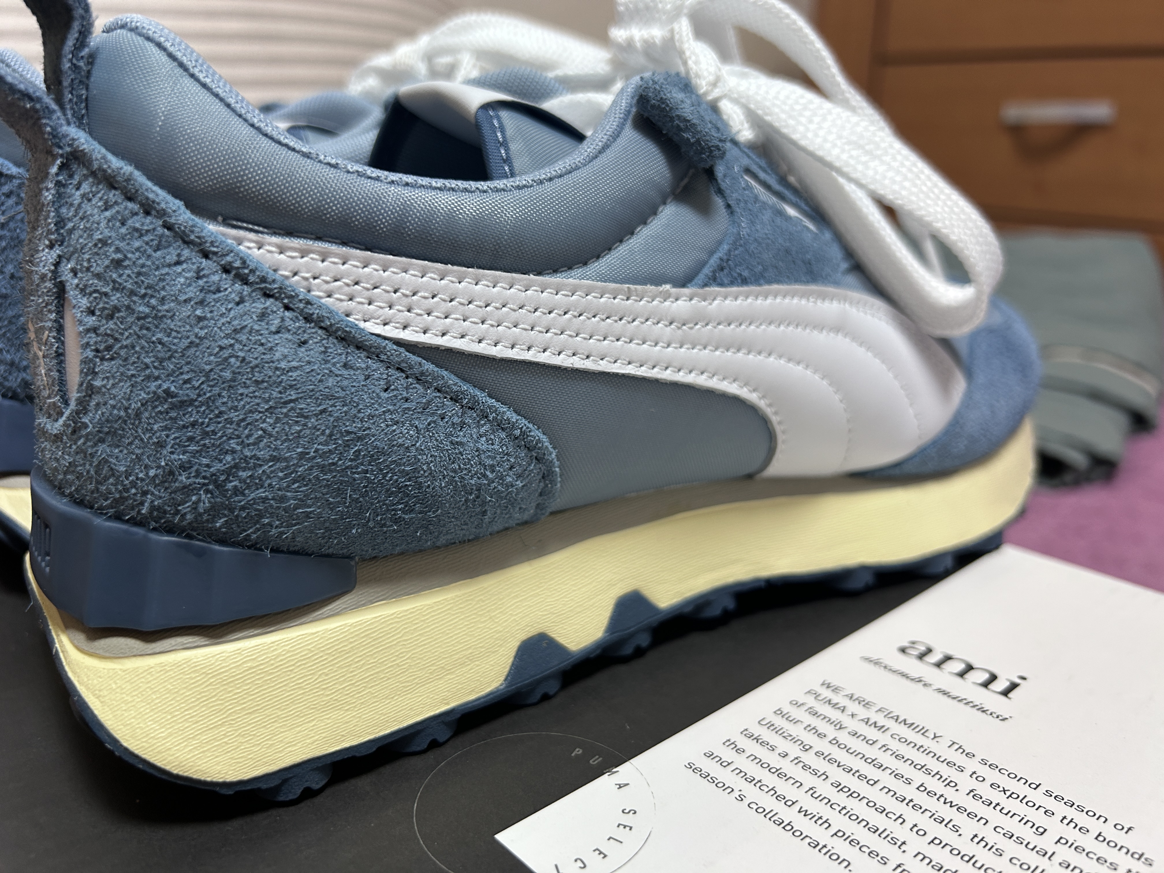 Puma x AMI Rider FV Stellar White Faded Denim 착용 스타일 - 3
