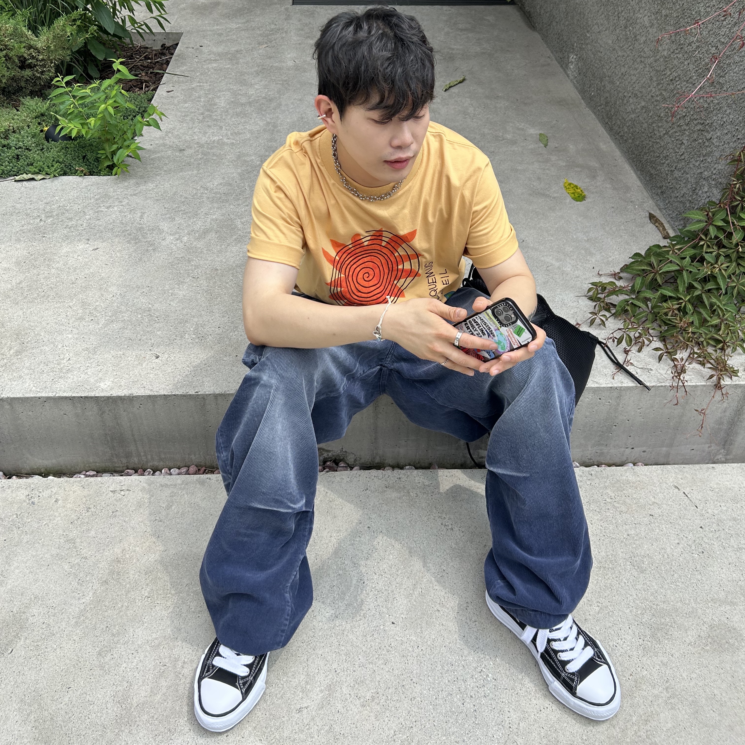 Maison Mihara Yasuhiro Peterson OG Sole Canvas Low Sneakers Black, Jacquemus Le T-Shirt Soalheiro Logo T-Shirt Print Arty Leaf Yellow 착용 스타일 - 4