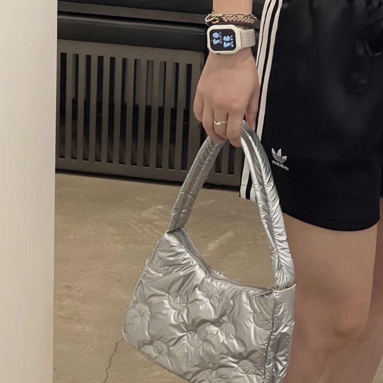 Adidas Puffy Satin Mini Shoulder Bag Silver Metallic 착용 스타일