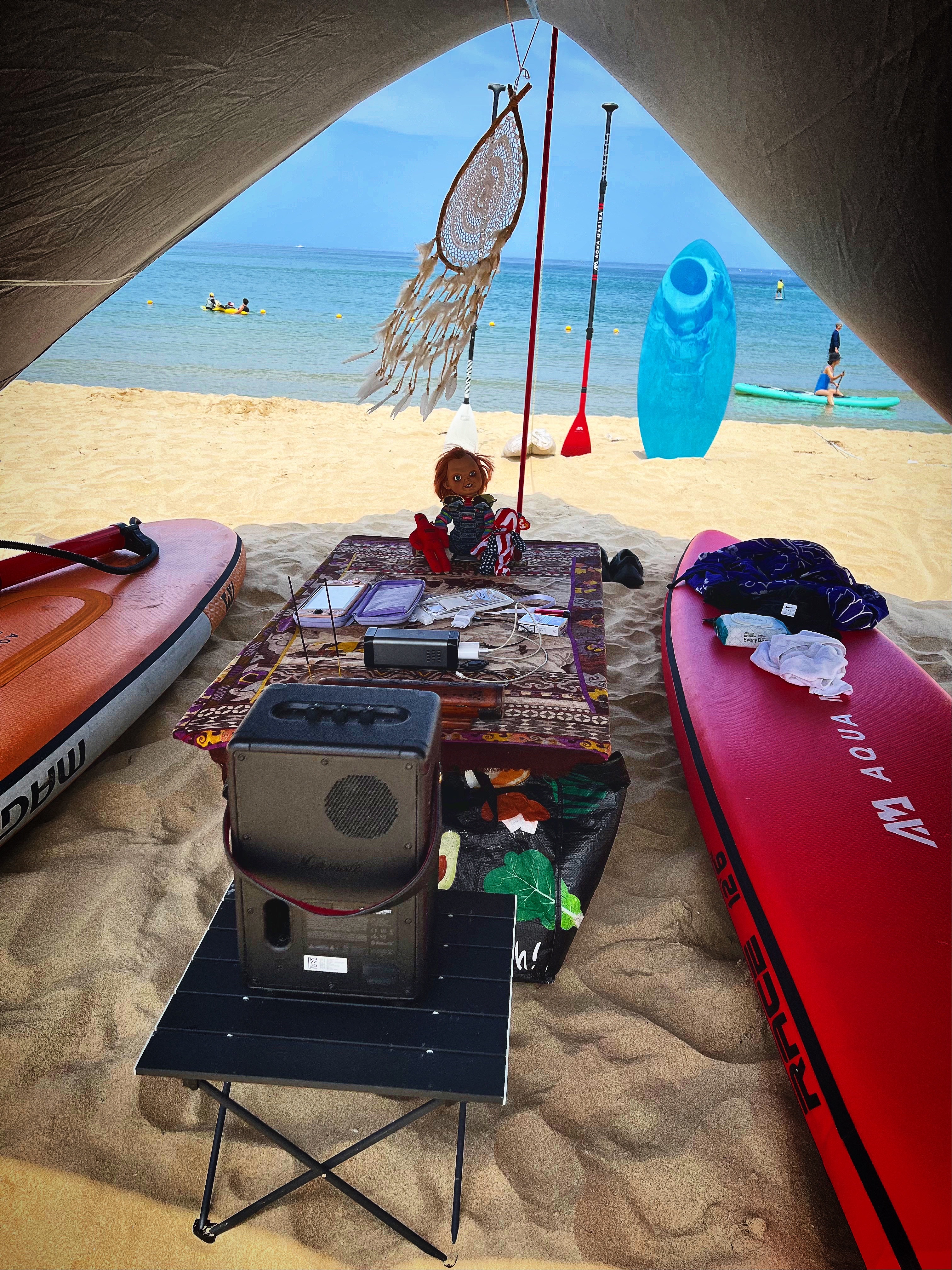 Supreme Chucky Doll - 20FW, Supreme Voodoo Doll Red - 19FW 착용 스타일 - 2