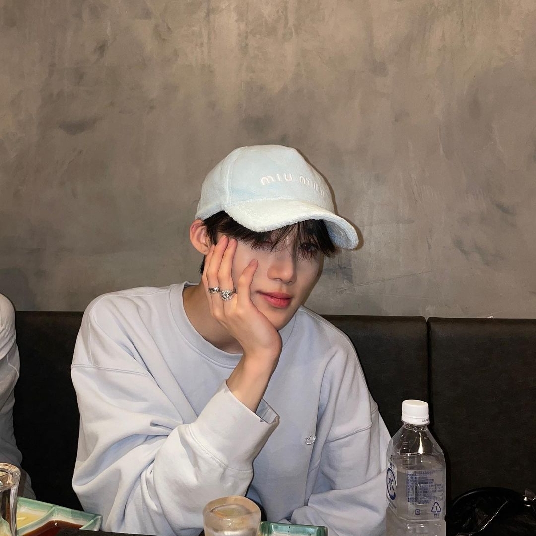 (W) Miu Miu Terry Baseball Cap Sky Blue 착용 스타일 - 3