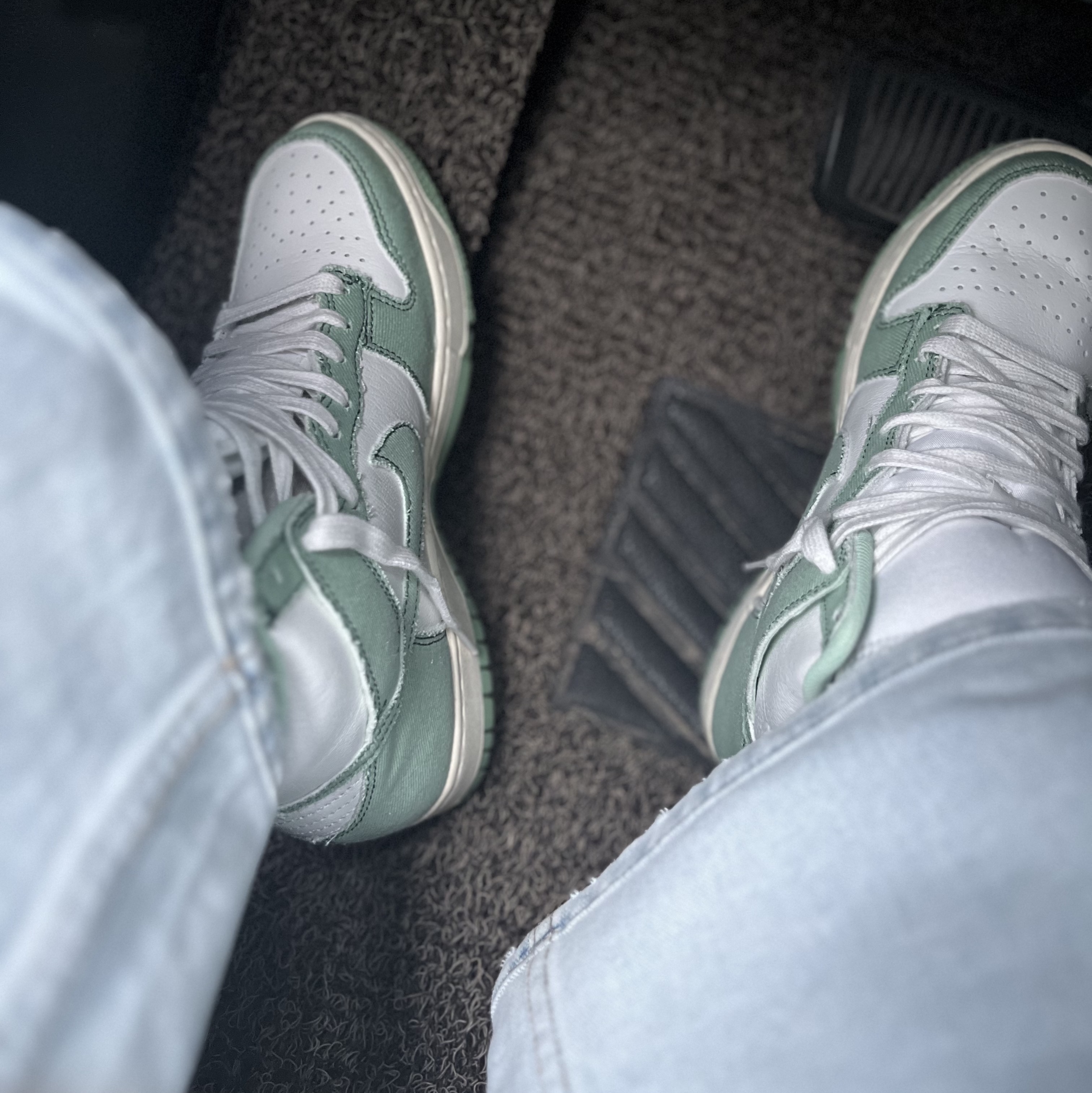 (W) Nike Dunk High 1985 Enamel Green 착용 스타일