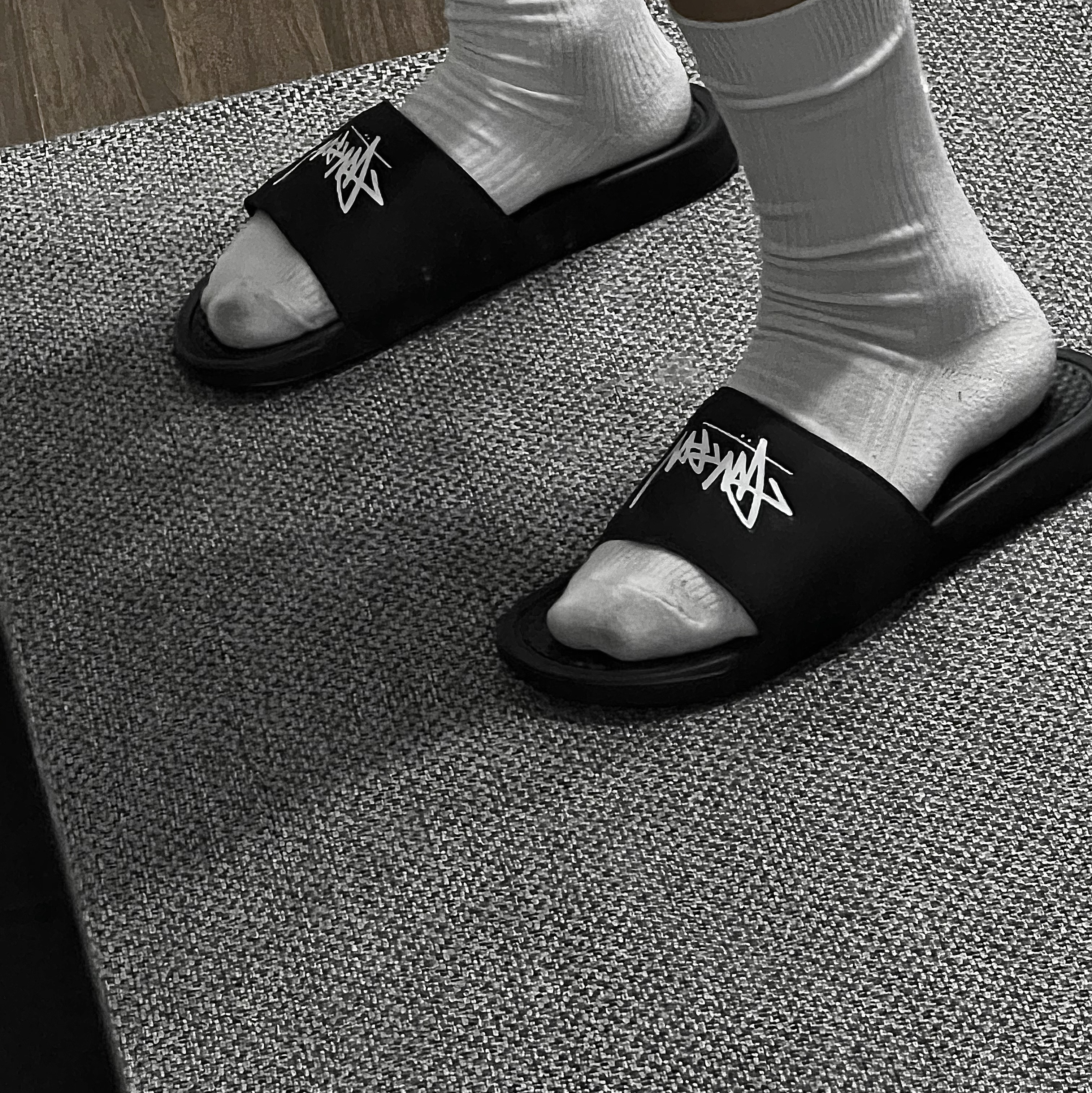 Nike x Stussy Benassi Slide Off Noir 착용 스타일 - 2
